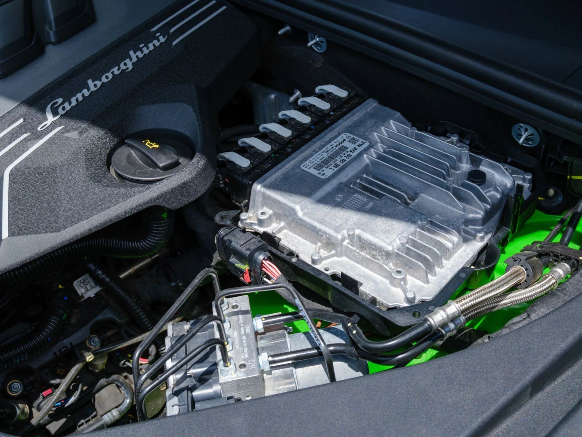 mph064_3470567955_Used_2024_Lamborghini_Urus_S_1775489546_fc95c2fe5d