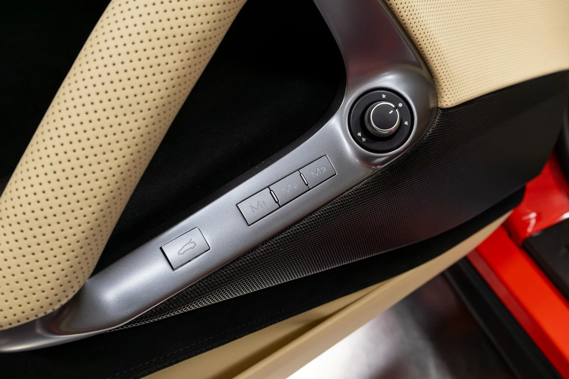 mph064_3474444907_Used_2018_Ferrari_812_Superfast_1763480061_3ab11b6c64