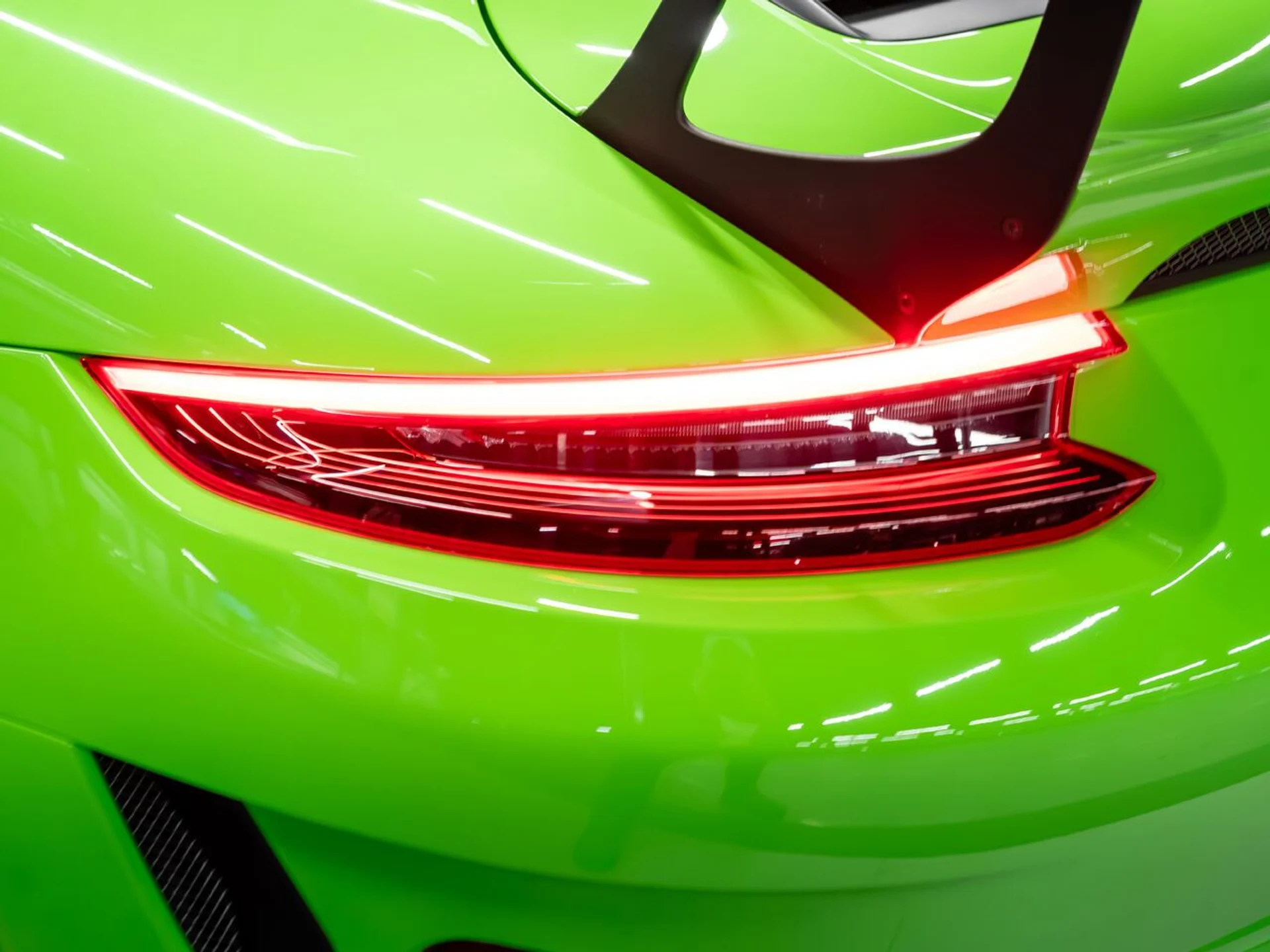 mph064_3506221508_porsche_911_2019_2449835ad6