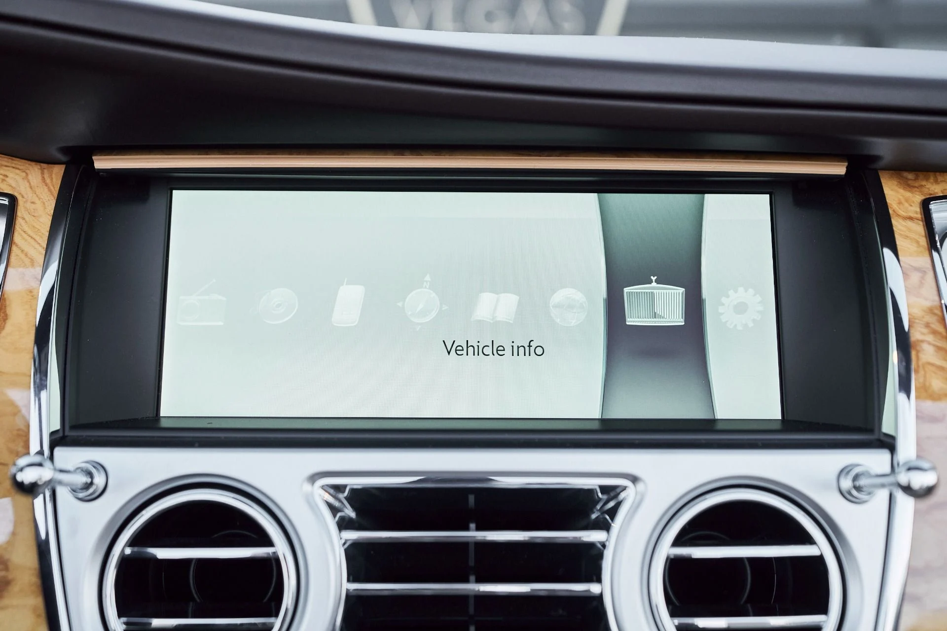 mph064_3574467364_Used_2017_Rolls_Royce_Dawn_Base_1764730538_8f09d37e16