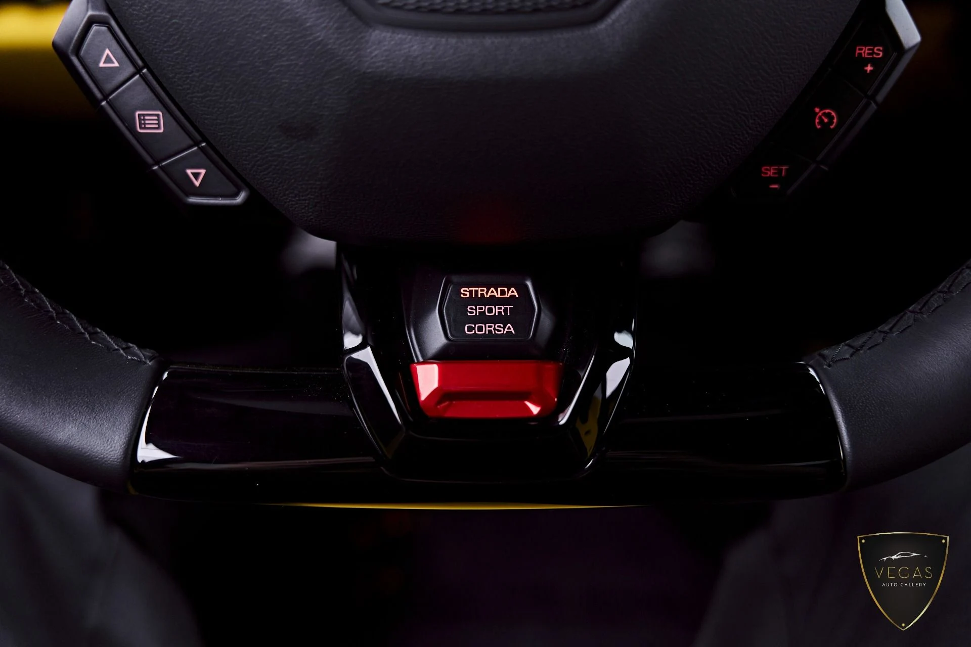 mph064_3591006729_Used_2022_Lamborghini_Huracan_EVO_Base_1782344354_67fe659460