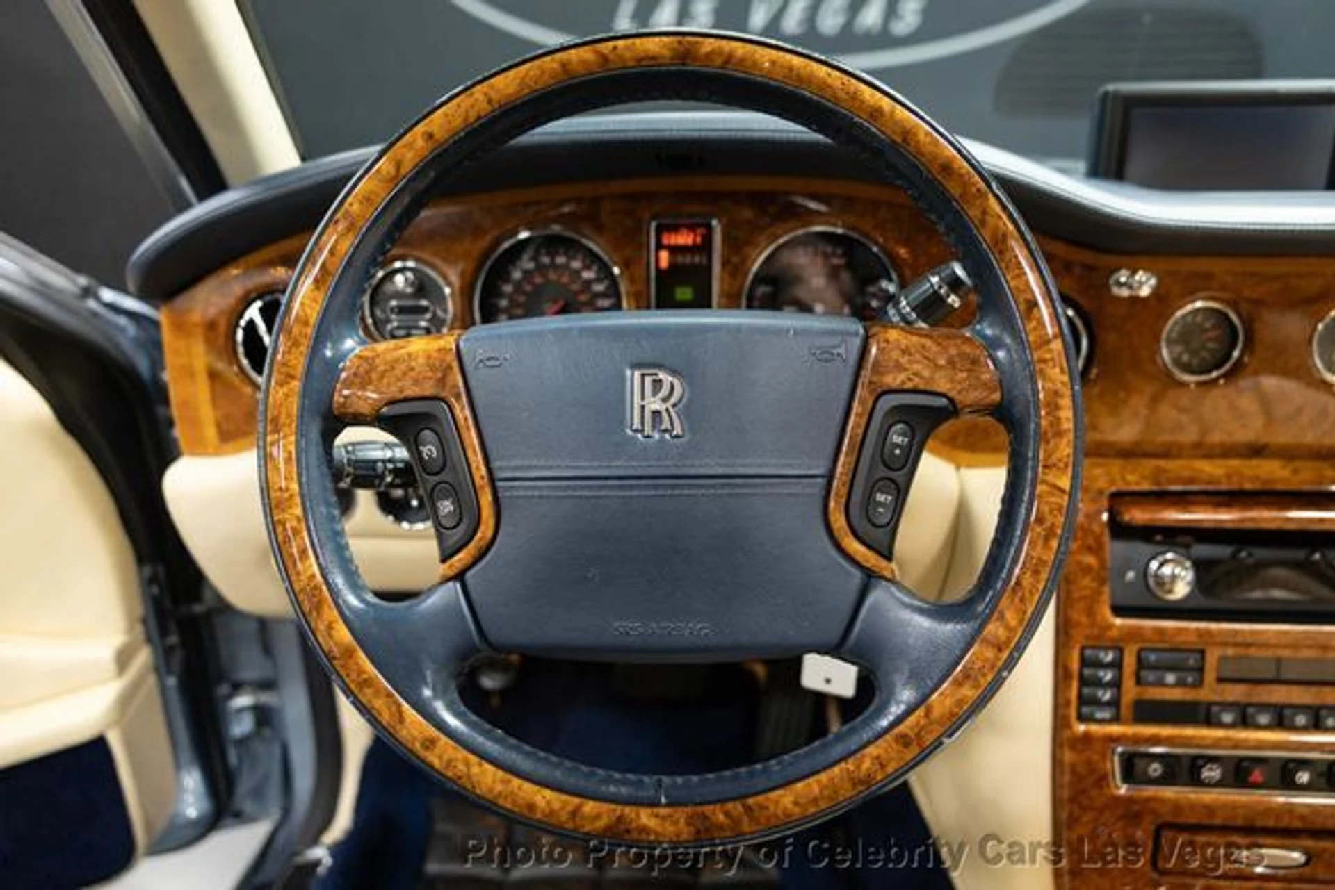 mph064_3631439097_used_2002_rolls_royce_silver_seraph_lastofline1of120forus170totalworldwide_9707_23079302_69_640_5cecd6e2c5