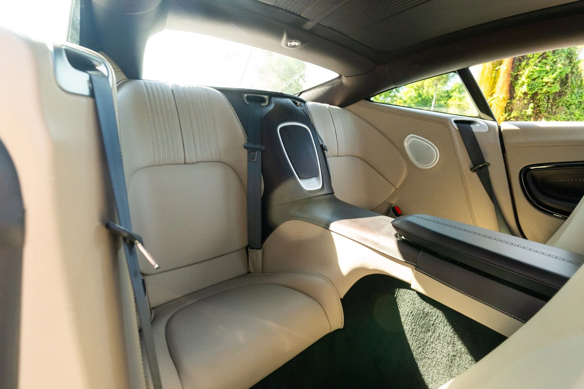 mph064_3710199785_Used_2023_Aston_Martin_DB_11_V8_1765580094_0c6cd5ba2d