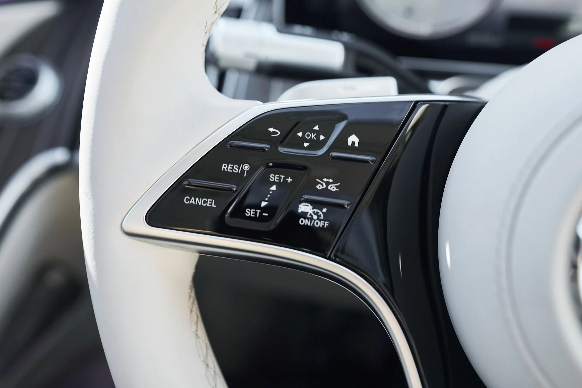 mph064_3714473074_Used_2025_Mercedes_Benz_S_Class_Maybach_S_680_1761611149_9b4a5980d3