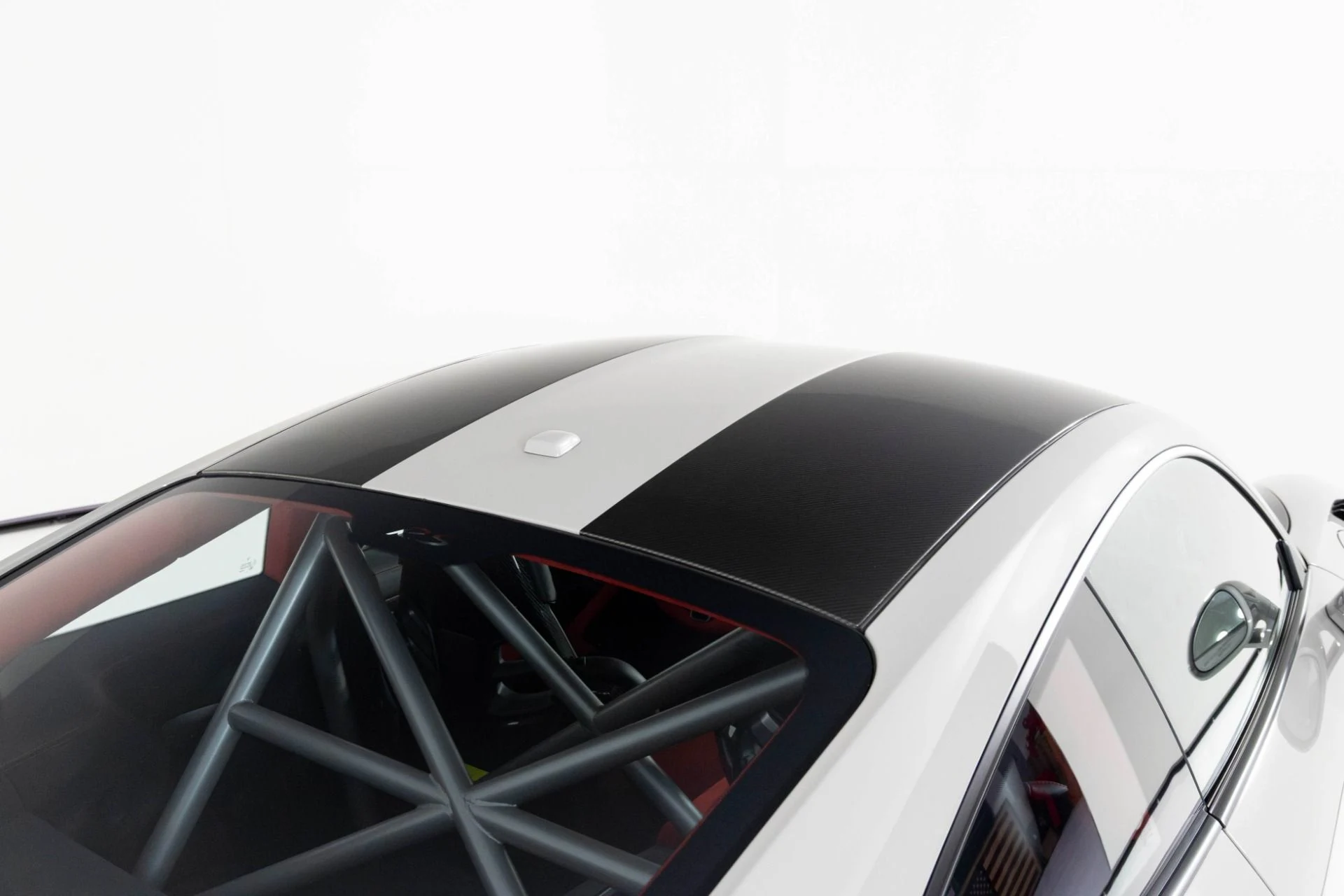 mph064_3722448223_Used_2018_Porsche_911_GT_2_RS_1762984507_241e4b964a