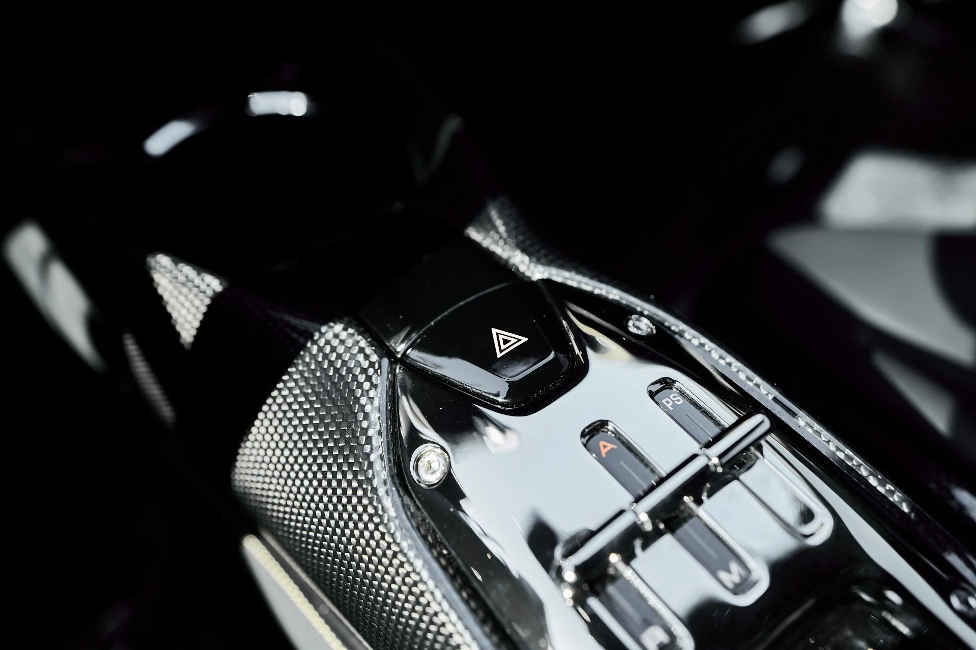 mph064_3740292509_Used_2022_Ferrari_SF_90_Stradale_Base_1762462459_235e644844