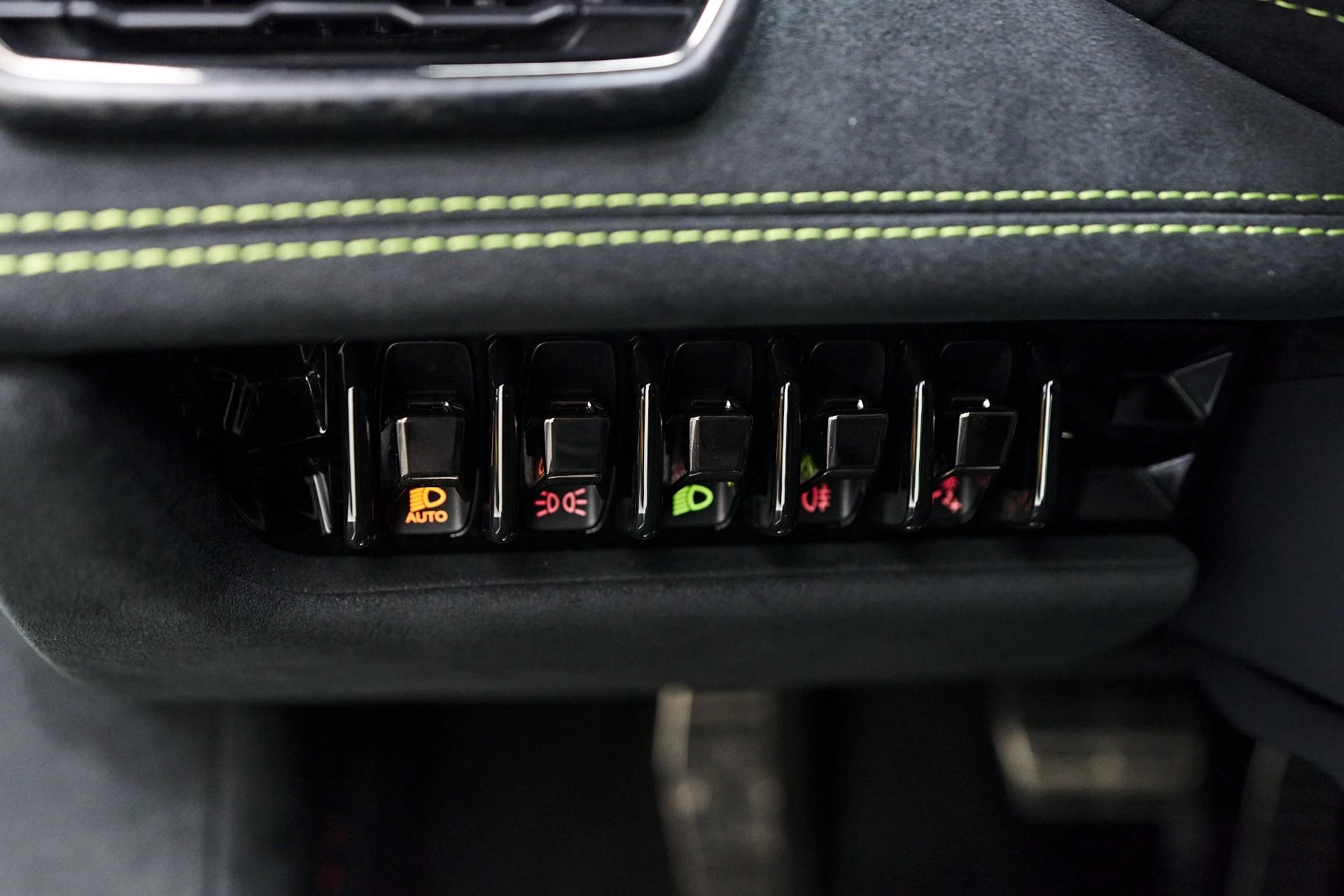 mph064_3831300789_Used_2019_Lamborghini_Huracan_Performante_1757626103_d50a705e45