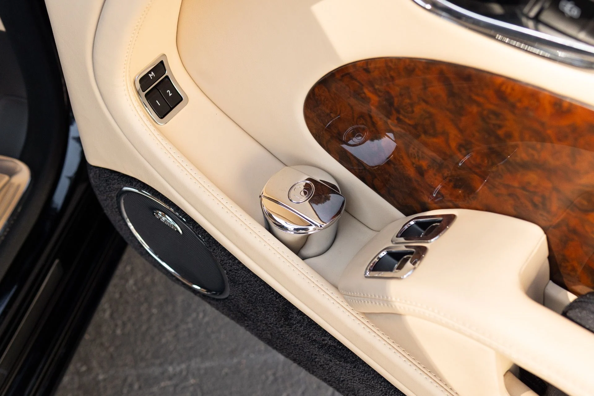 mph064_3849963548_Used_2014_Bentley_Mulsanne_1774576298_bb3d499a51