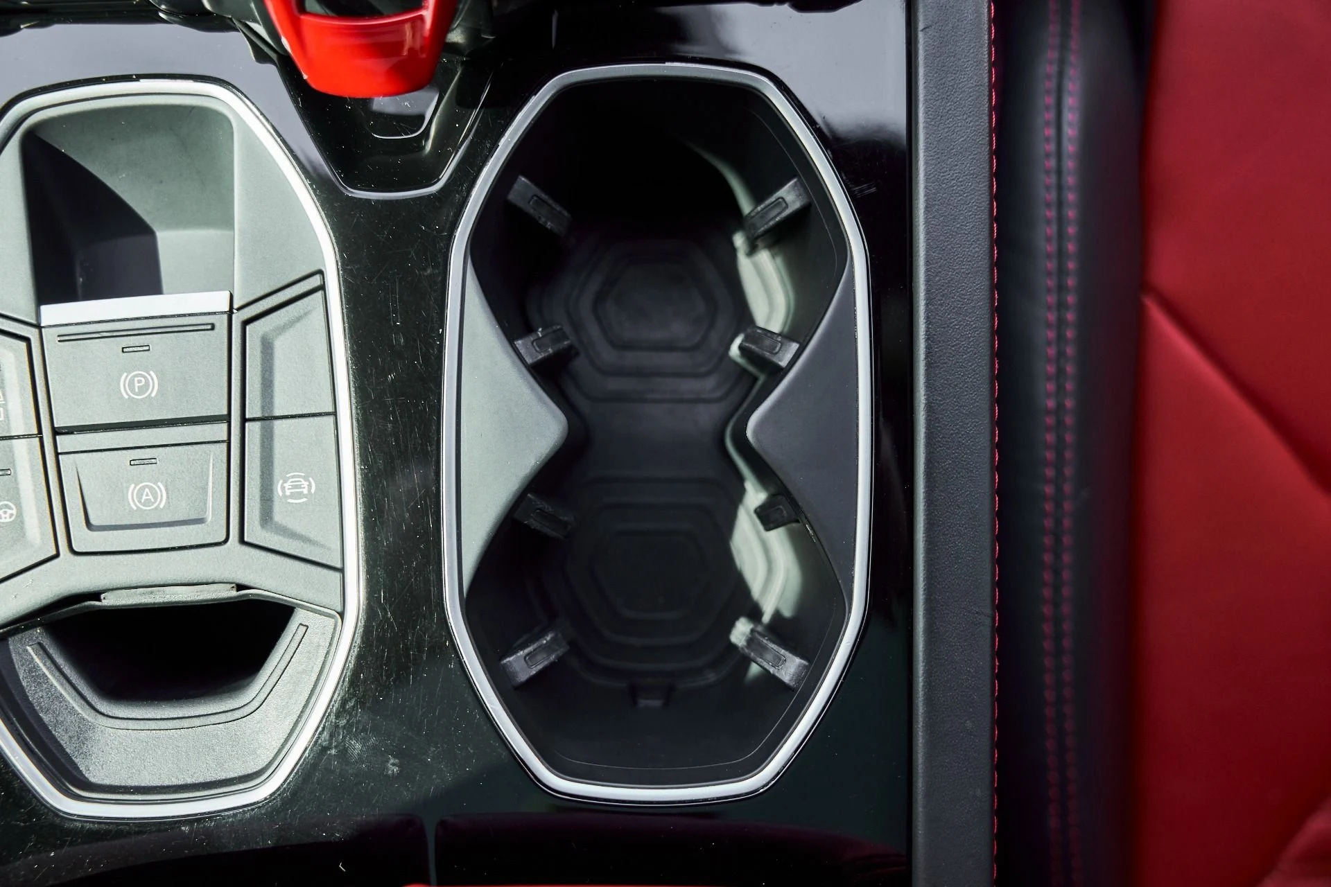 mph064_3906993528_Used_2021_Lamborghini_Urus_1771987884_8ff09ac43c