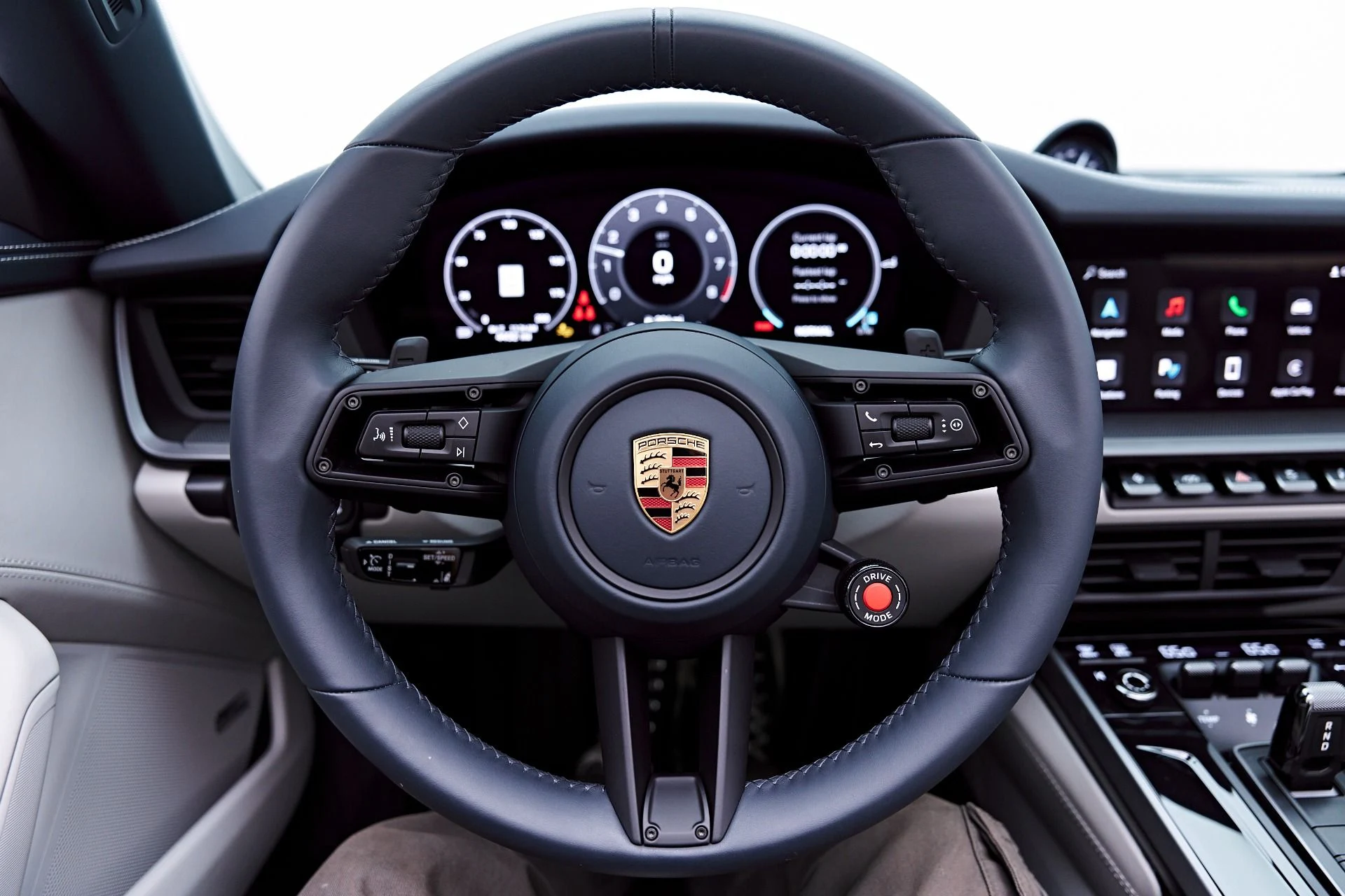 mph064_3912638348_Used_2025_Porsche_911_Carrera_1777504831_0b5f690d75