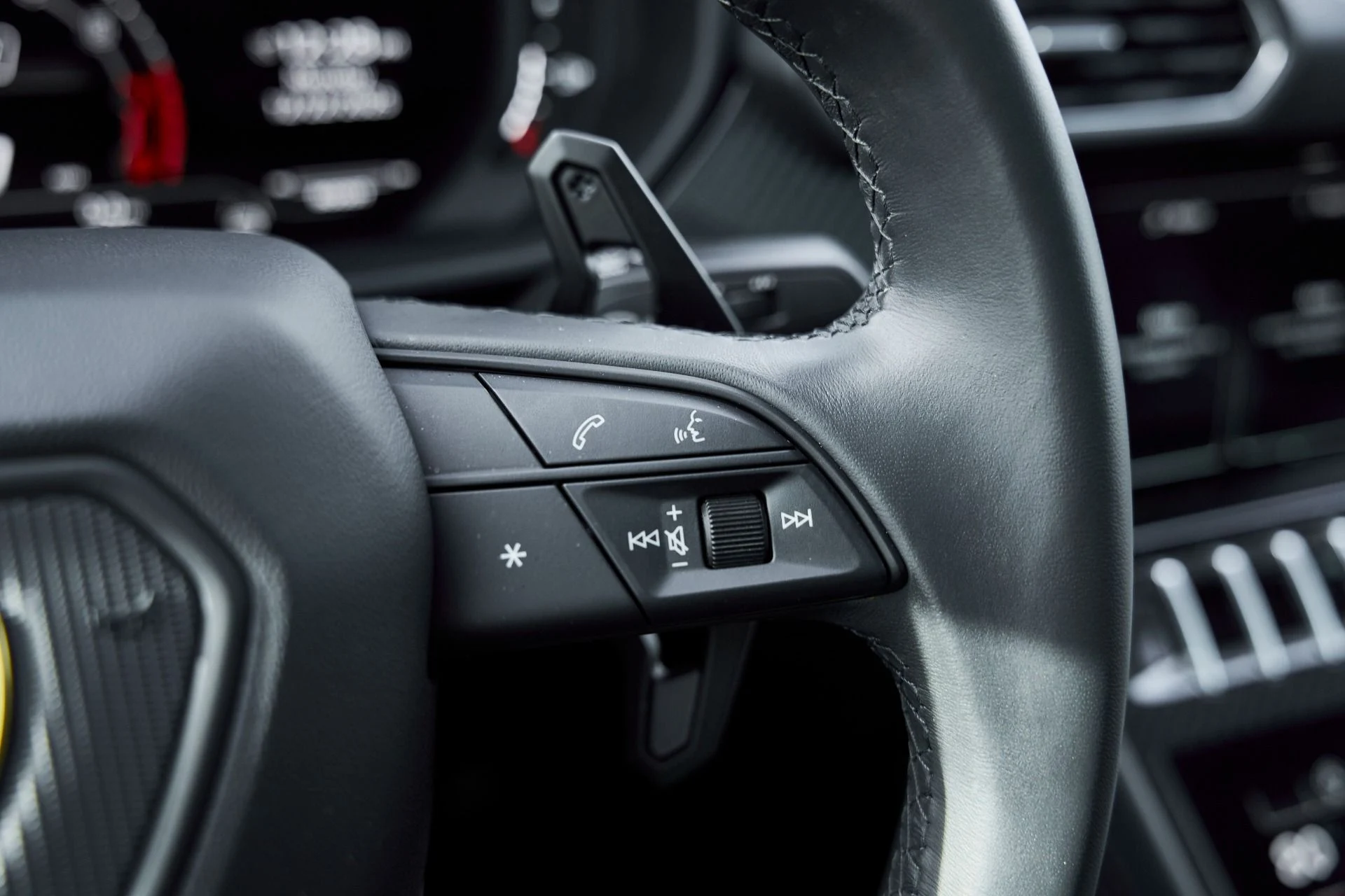 mph064_3945510411_Used_2024_Lamborghini_Urus_Performante_1766457750_63f389de73