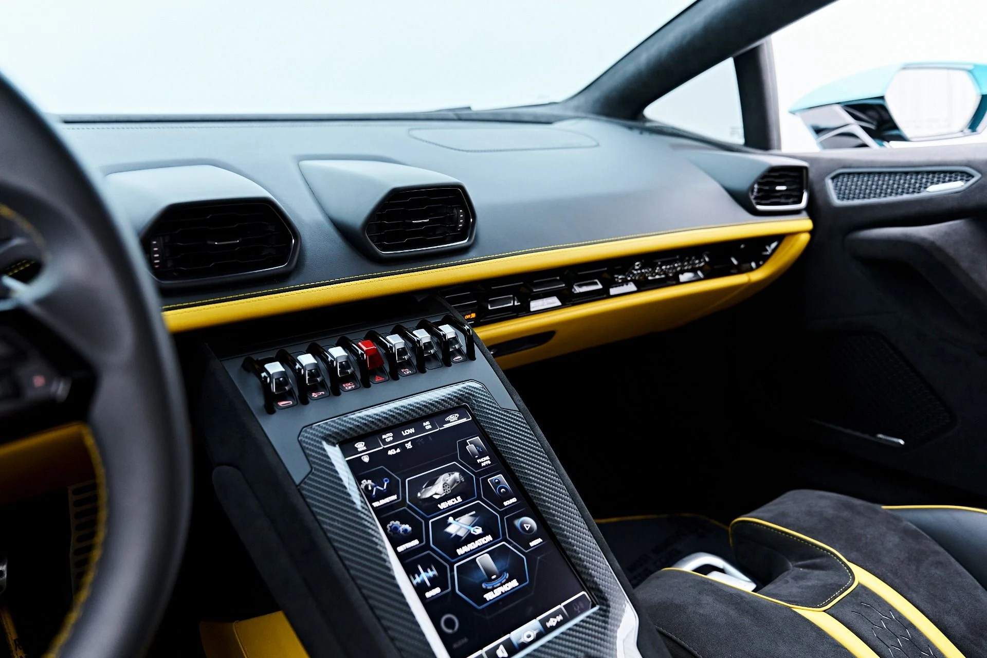 mph064_3990559390_Used_2024_Lamborghini_Huracan_Tecnica_Base_1788455484_dab18da49e