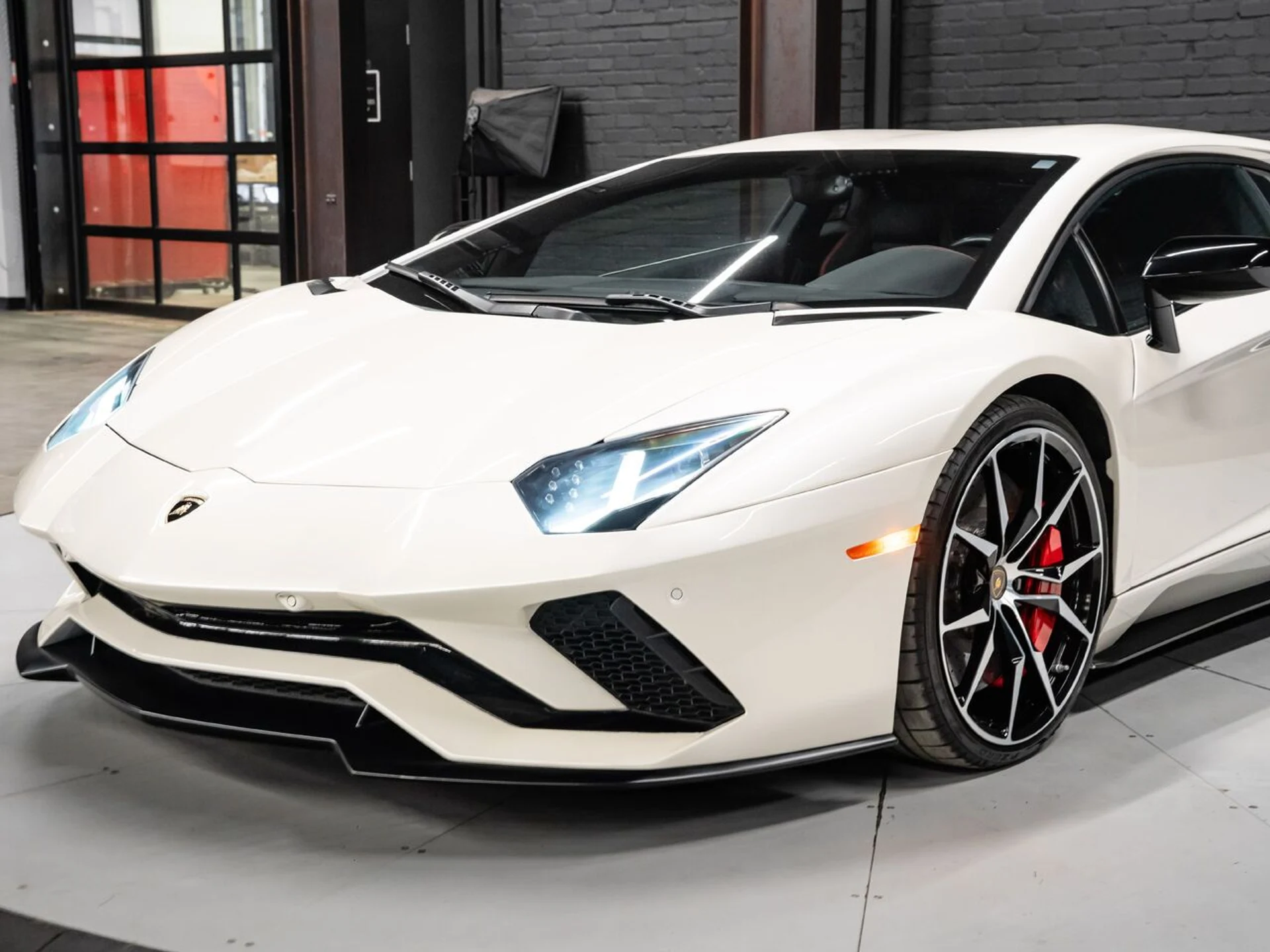 mph064_4019355404_lamborghini_aventador_2017_007d8641a0