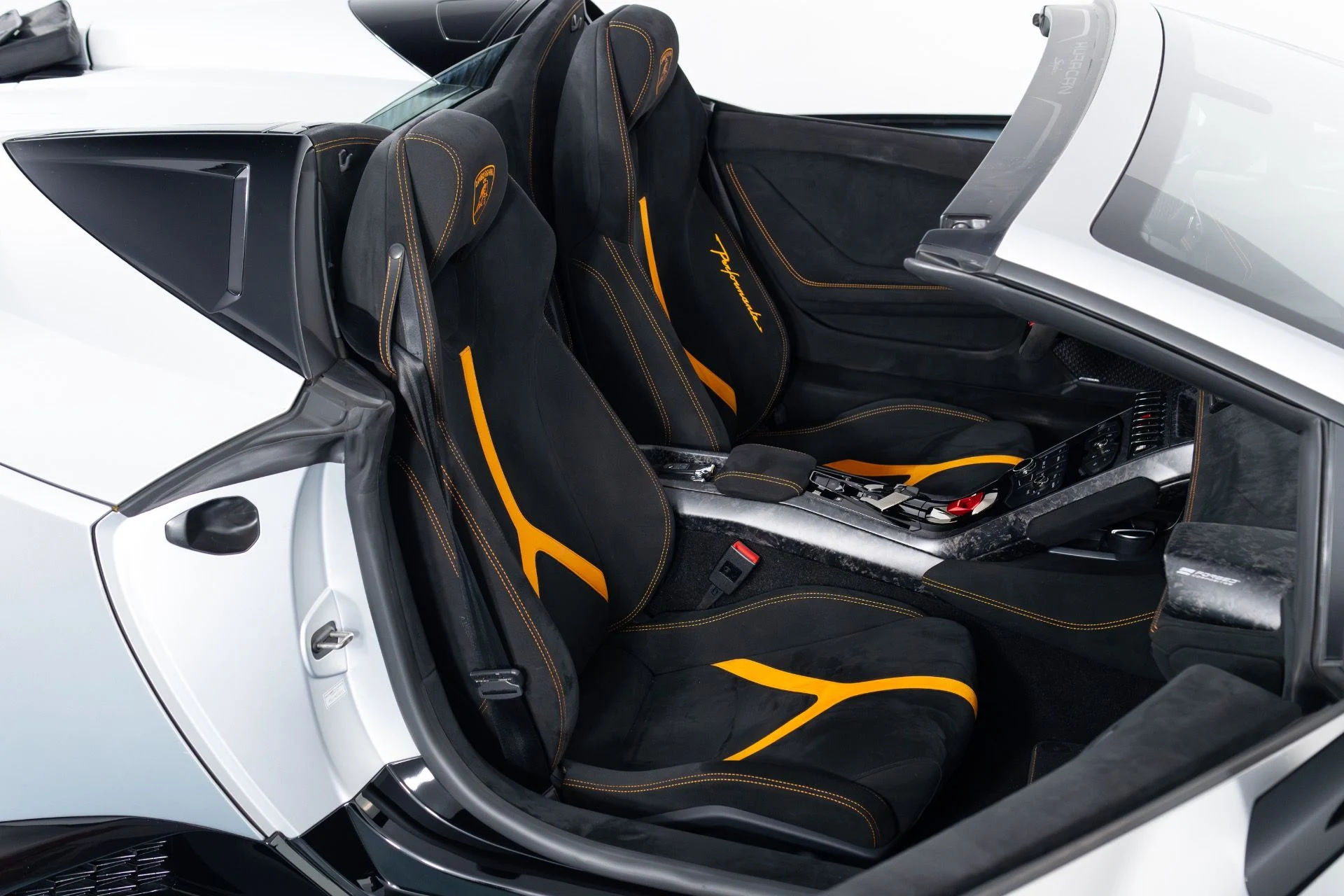 mph064_4089302331_Used_2018_Lamborghini_Huracan_Performante_Spyder_1781732323_78e5d55037