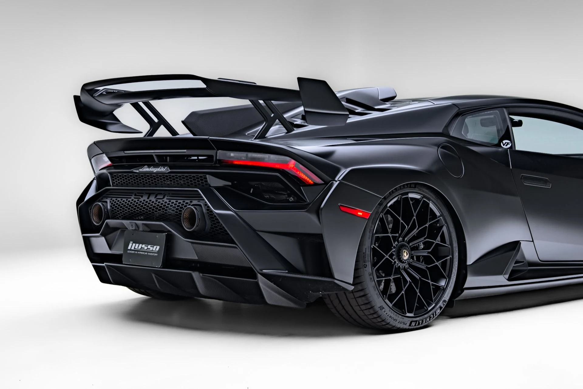 mph064_4095028432_Used_2022_Lamborghini_Huracan_STO_1771969642_fd282a6335