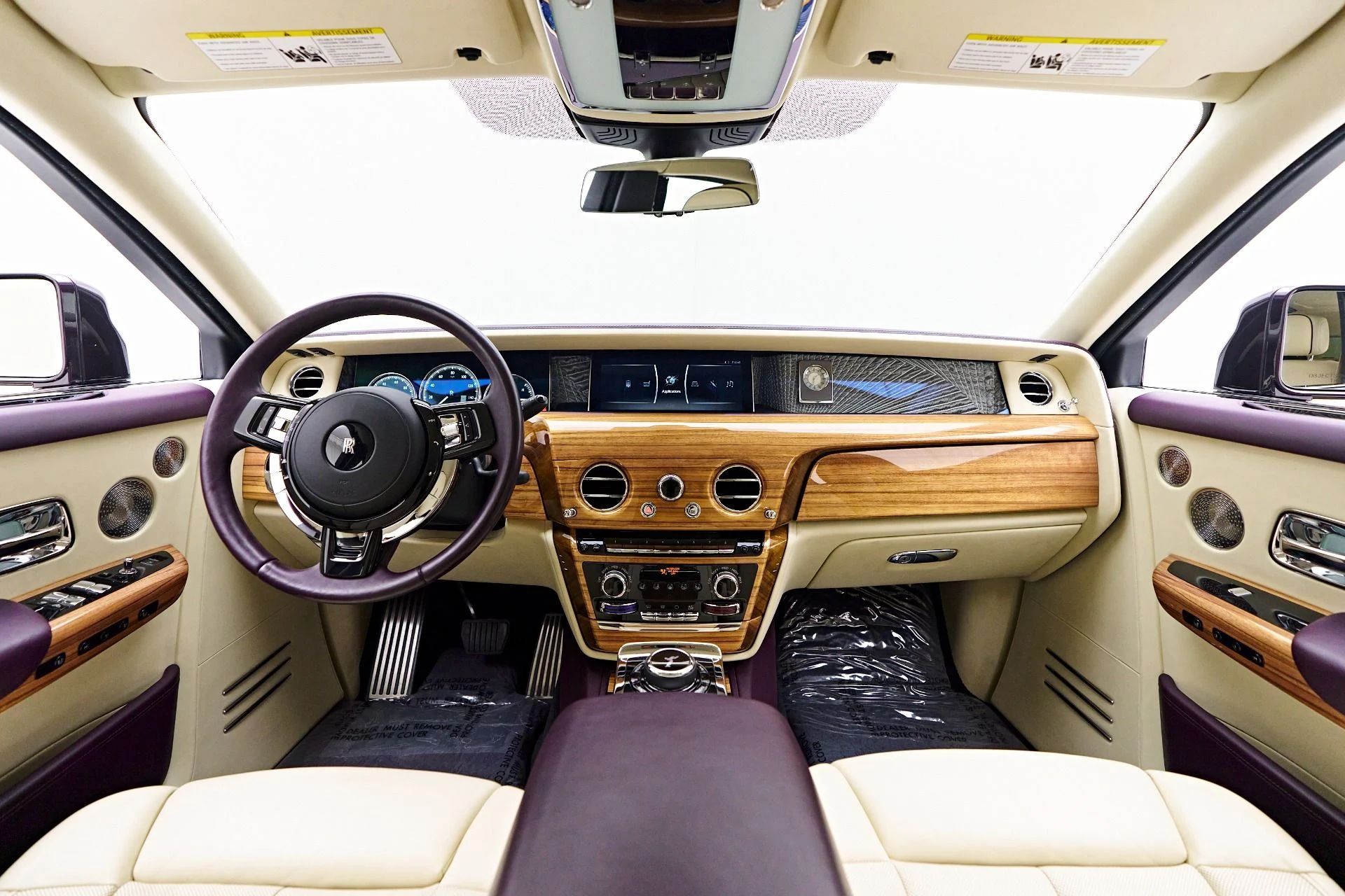 mph064_4100971013_Used_2019_Rolls_Royce_Phantom_Base_1747772635_55e99876d5
