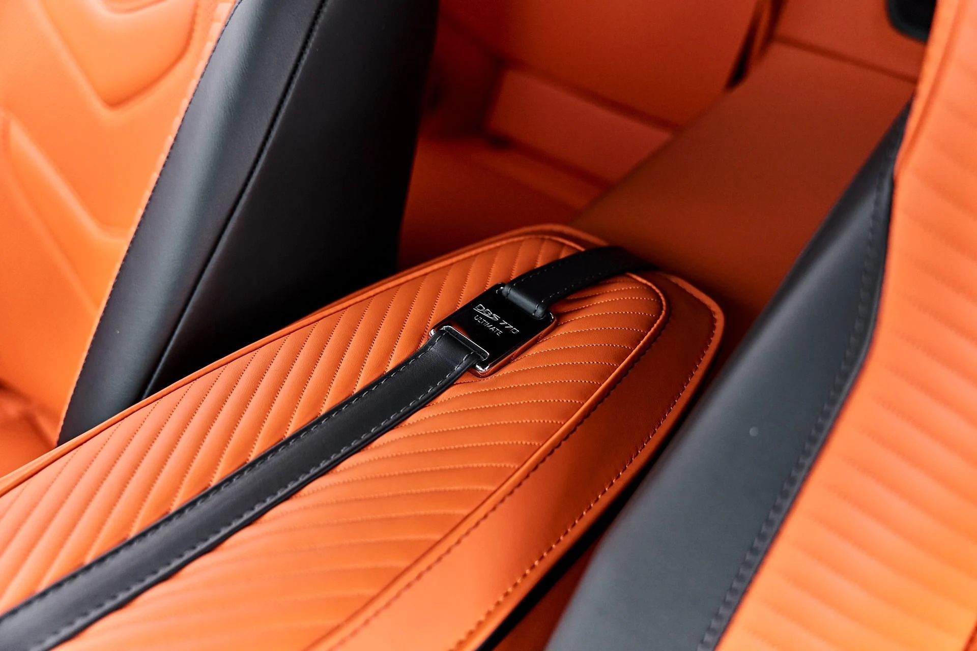 mph064_4147886675_Used_2023_Aston_Martin_DBS_Ultimate_1787789495_9fdd659cef