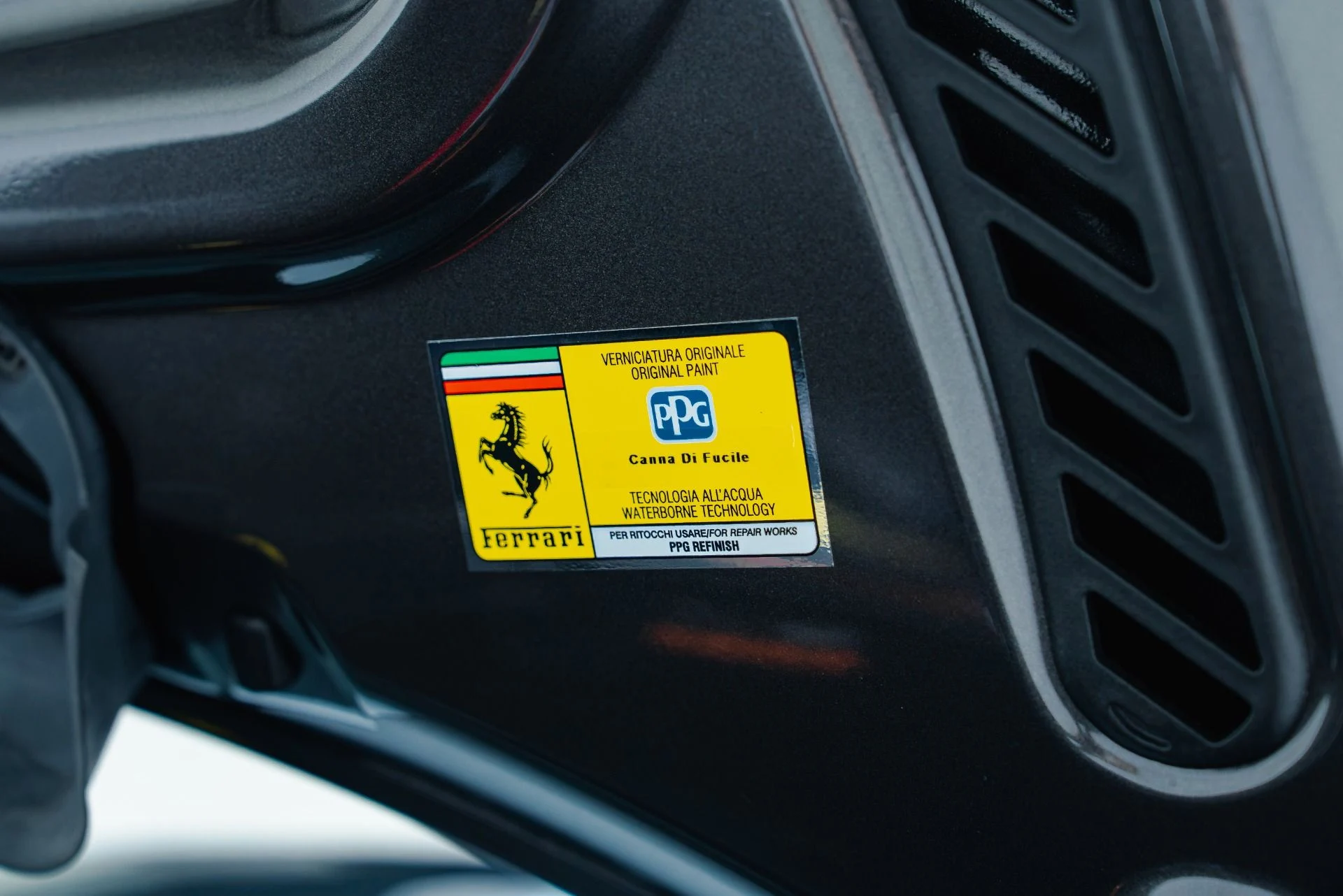 mph064_4152128835_Used_2022_Ferrari_F8_Spider_1792785138_c332450ed9