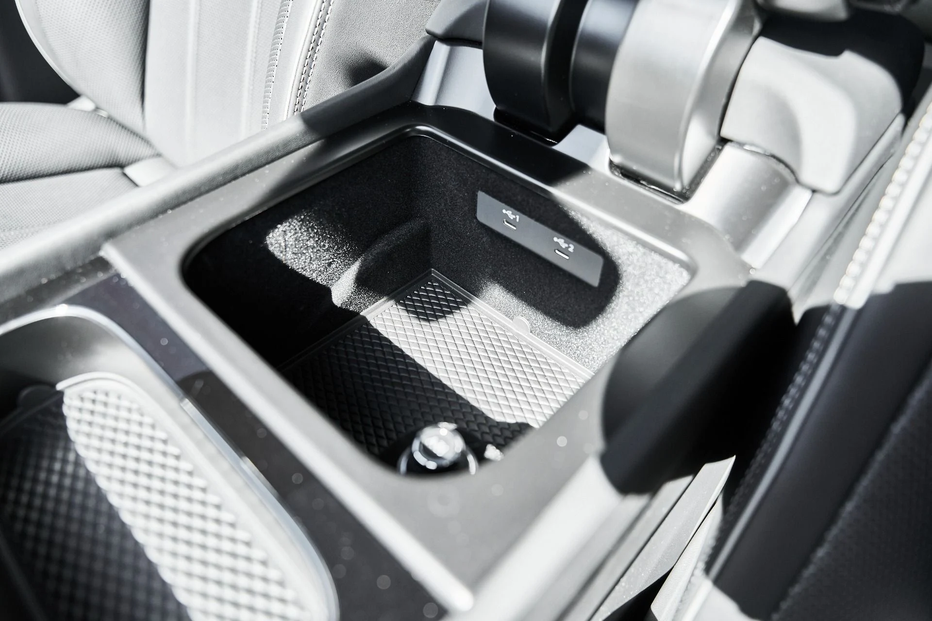 mph064_4222210582_Used_2025_Bentley_Bentayga_S_1782153064_308389f6f3