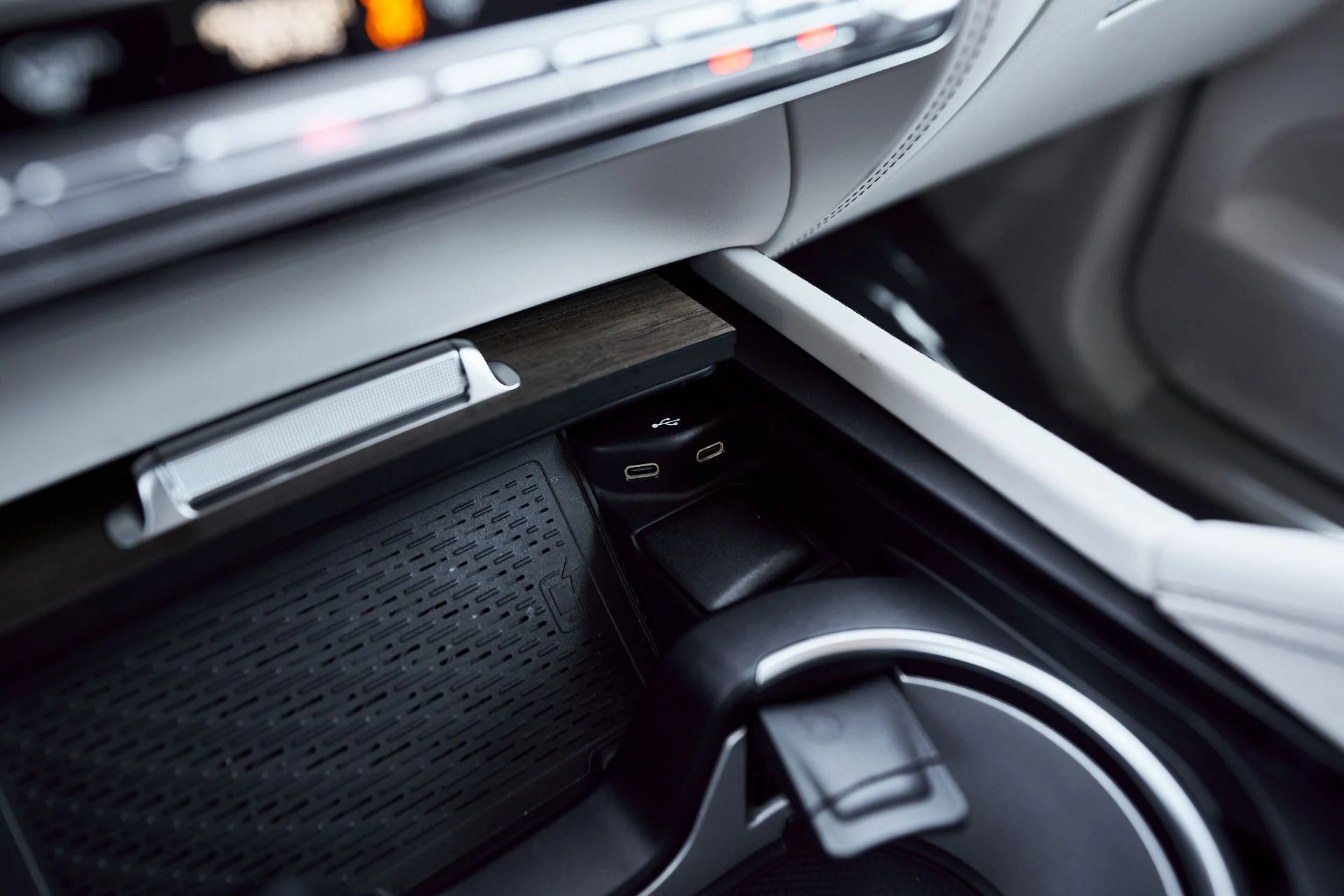 mph064_4245302583_Used_2024_Mercedes_Benz_GLS_Maybach_GLS_600_1762306427_7e25215a2e