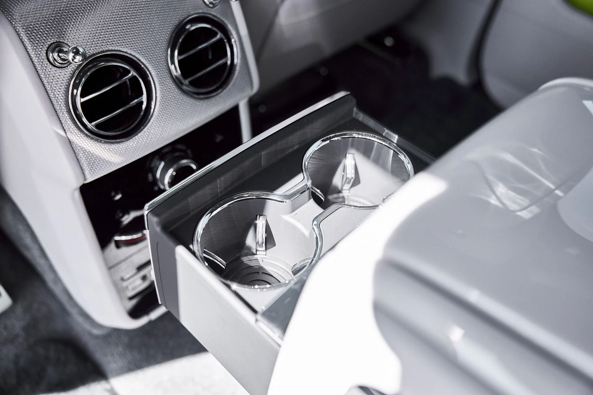 mph064_462560793_Used_2024_Rolls_Royce_Cullinan_Base_1773162666_88b8a44869