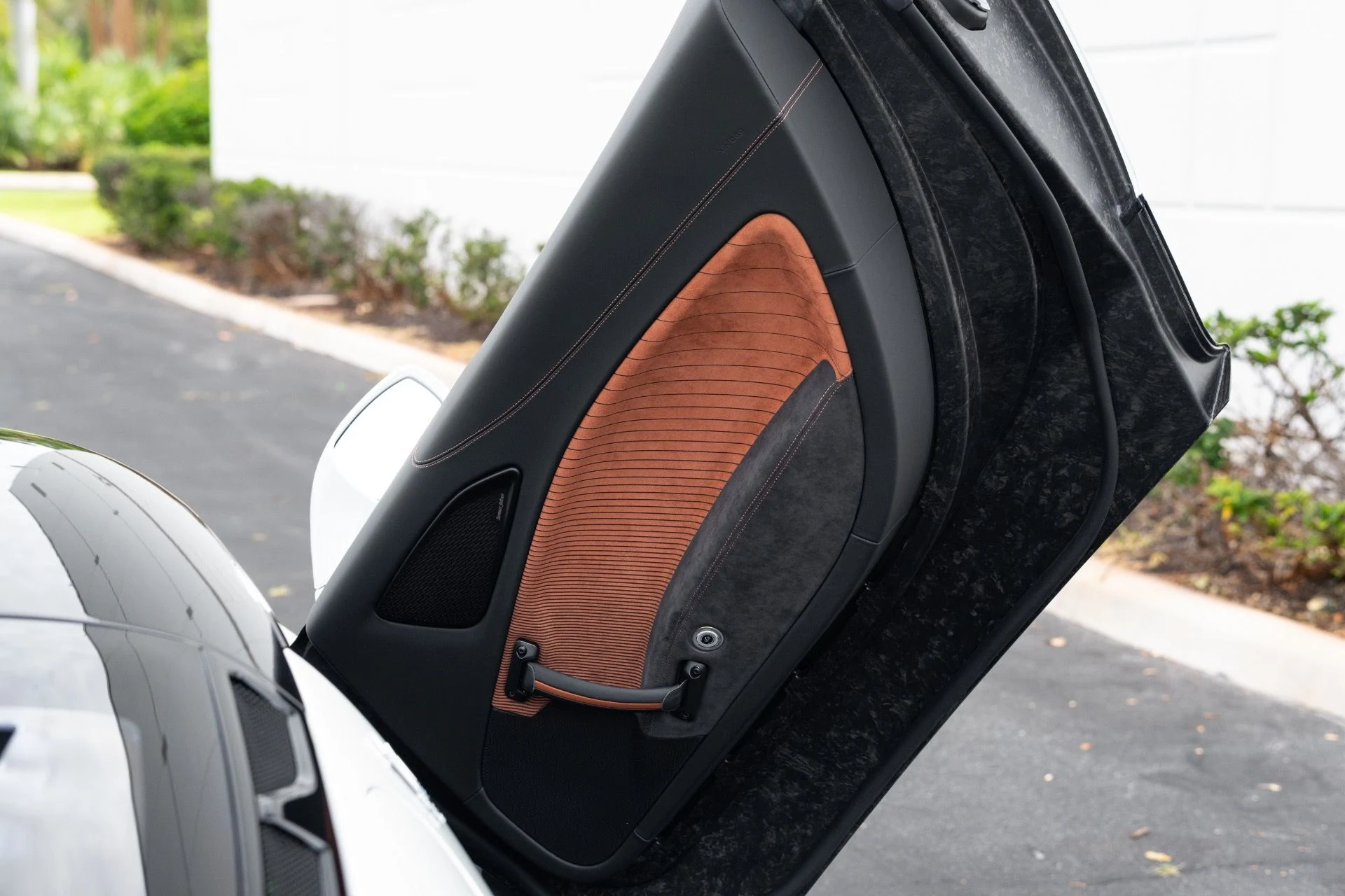 mph064_464713830_Used_2022_Maserati_MC_20_1777083905_56f7ab3f38