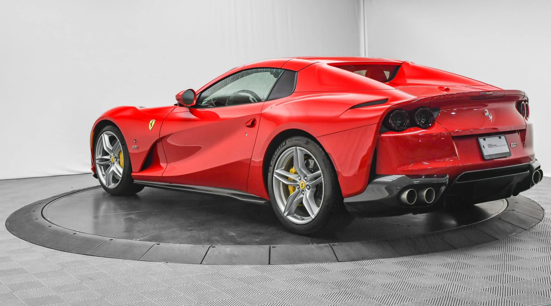 mph064_472406438_Used_2022_Ferrari_812_GTS_1752652247_d0d0309330