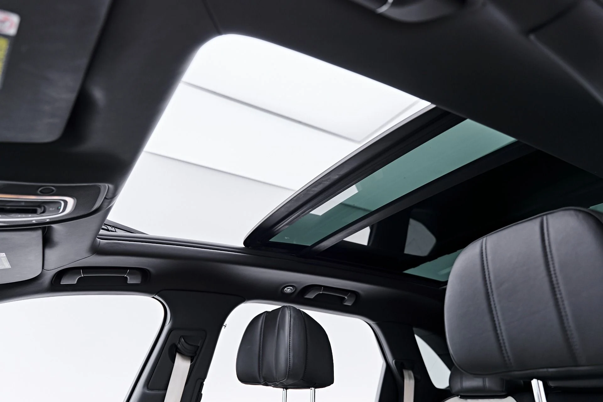 mph064_48371069_Used_2022_Bentley_Bentayga_V8_1791935795_f18b033c20