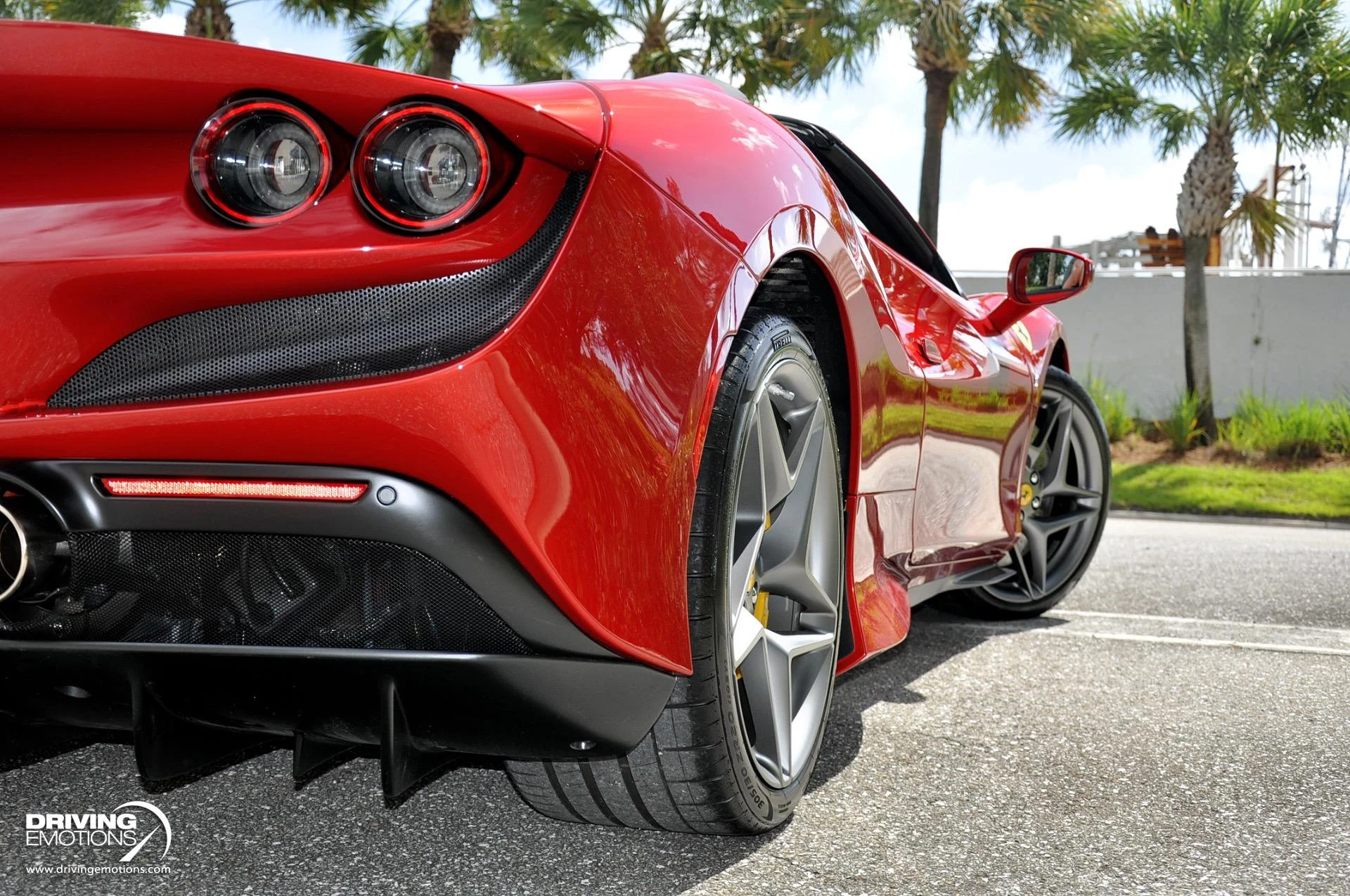 mph064_50723216_896_p65_l_40722fee2a