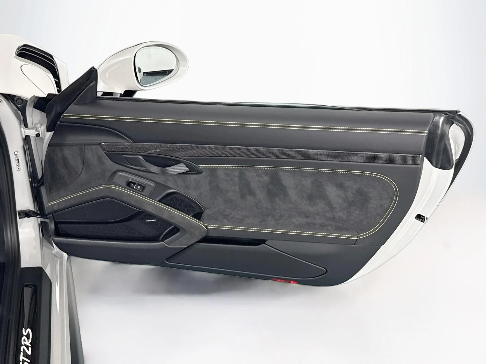 mph064_619812326_Used_2018_Porsche_911_GT_2_RS_1790873196_06b53f7692