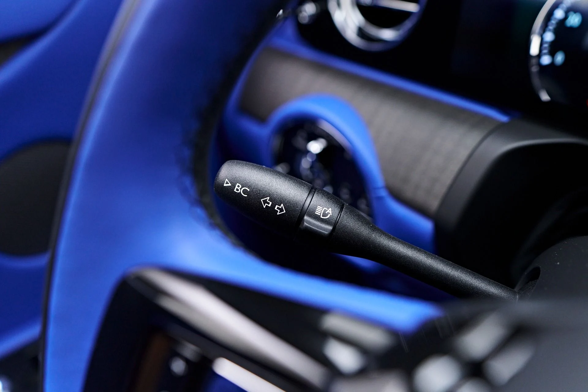 mph064_624645139_Used_2024_Rolls_Royce_Ghost_Base_1757190859_328c65c67a