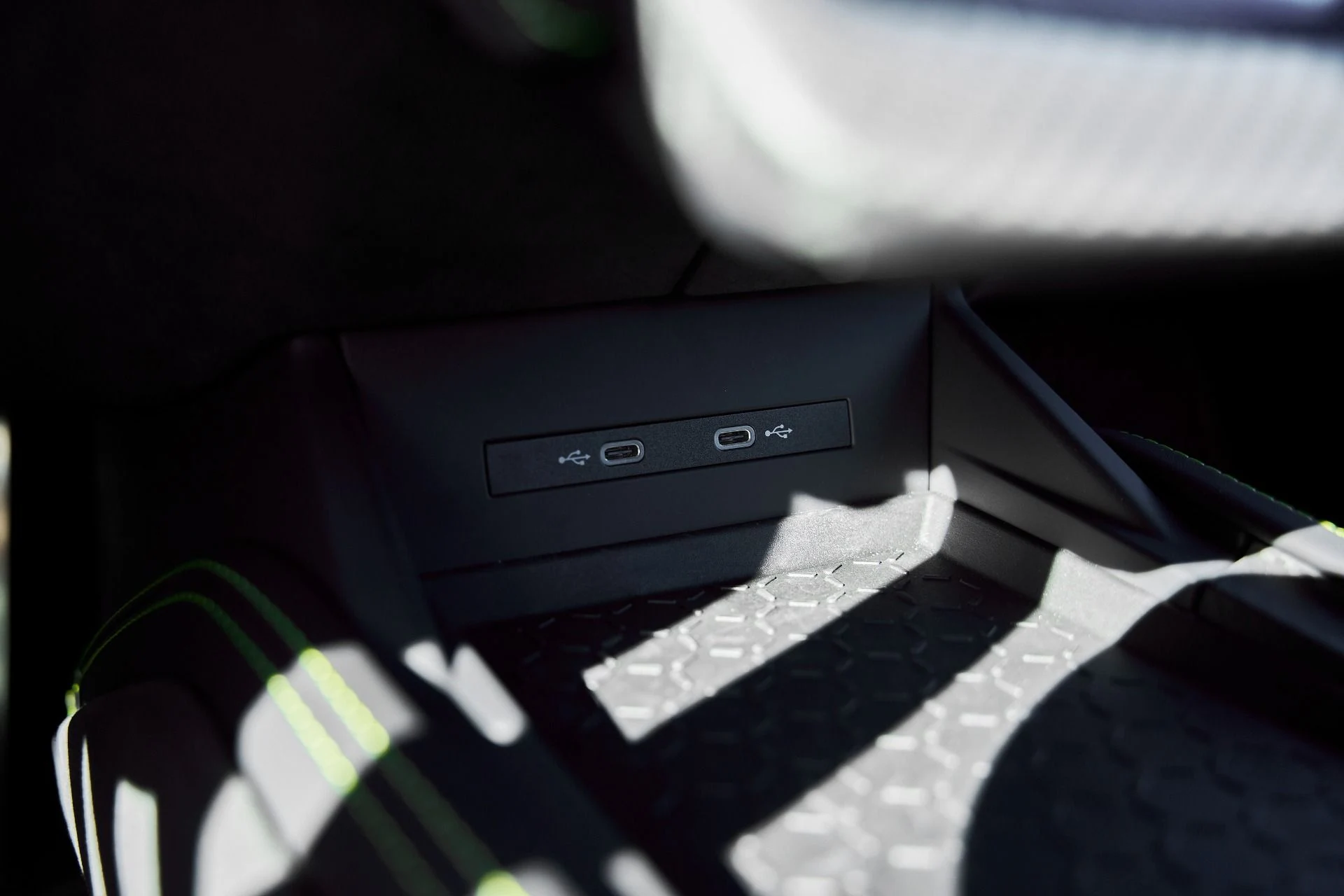 mph064_625278936_Used_2025_Lamborghini_Revuelto_Base_1769824562_a2a29789ff