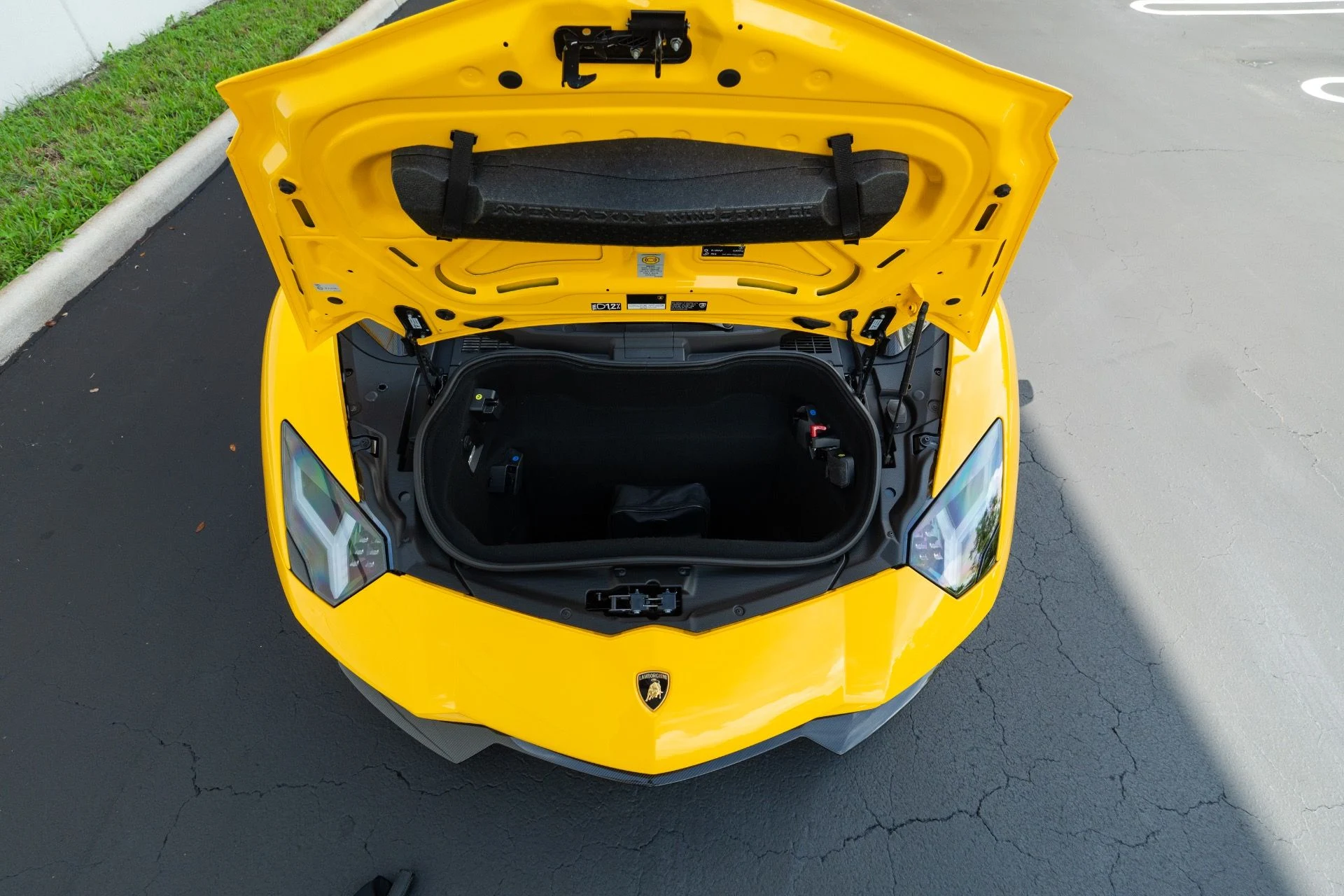mph064_654591048_Used_2022_Lamborghini_Aventador_LP_780_4_Ultimae_1757714109_06190e62e4