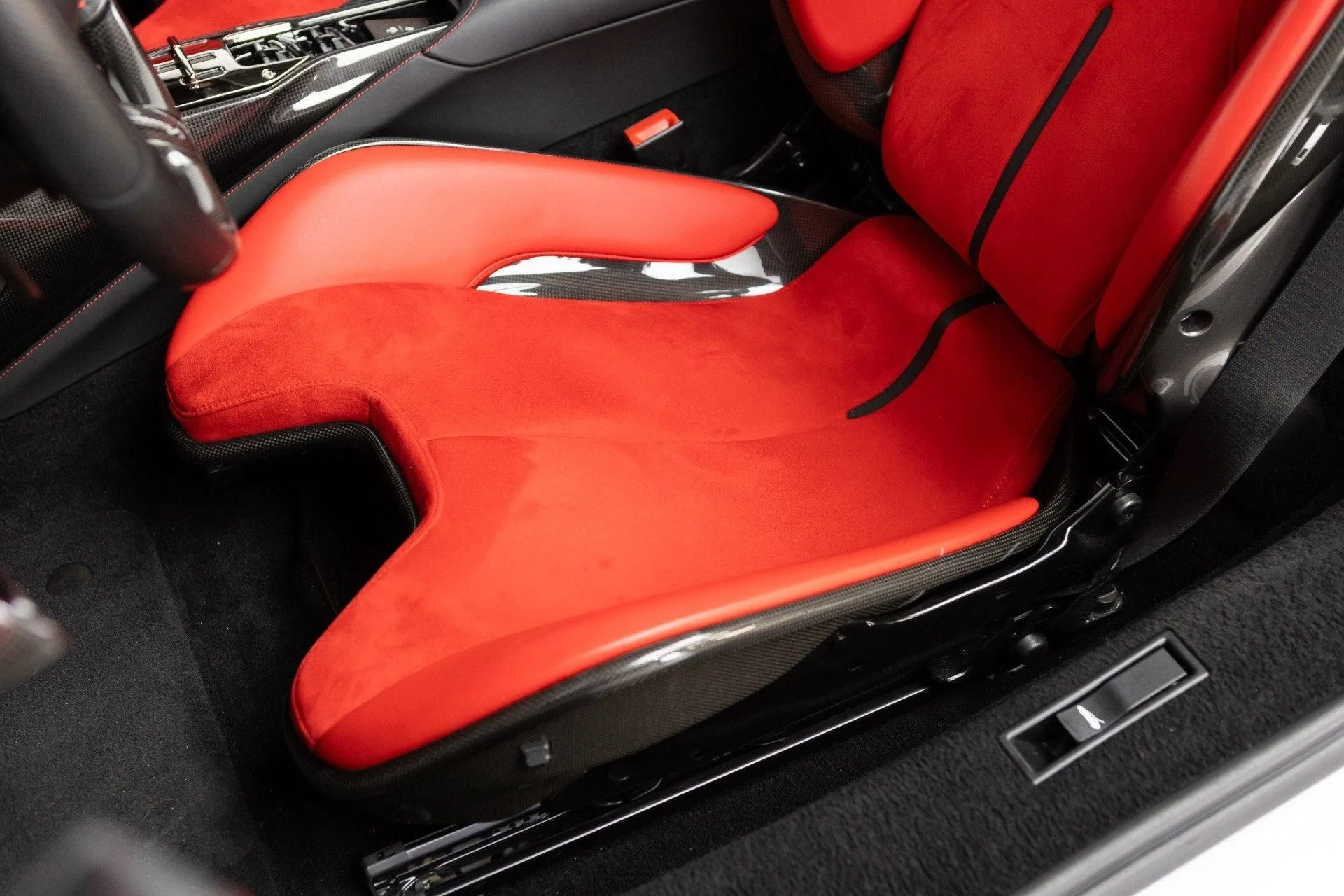 mph064_660835223_Used_2022_Ferrari_SF_90_Spider_1777382781_53e85a7cc4