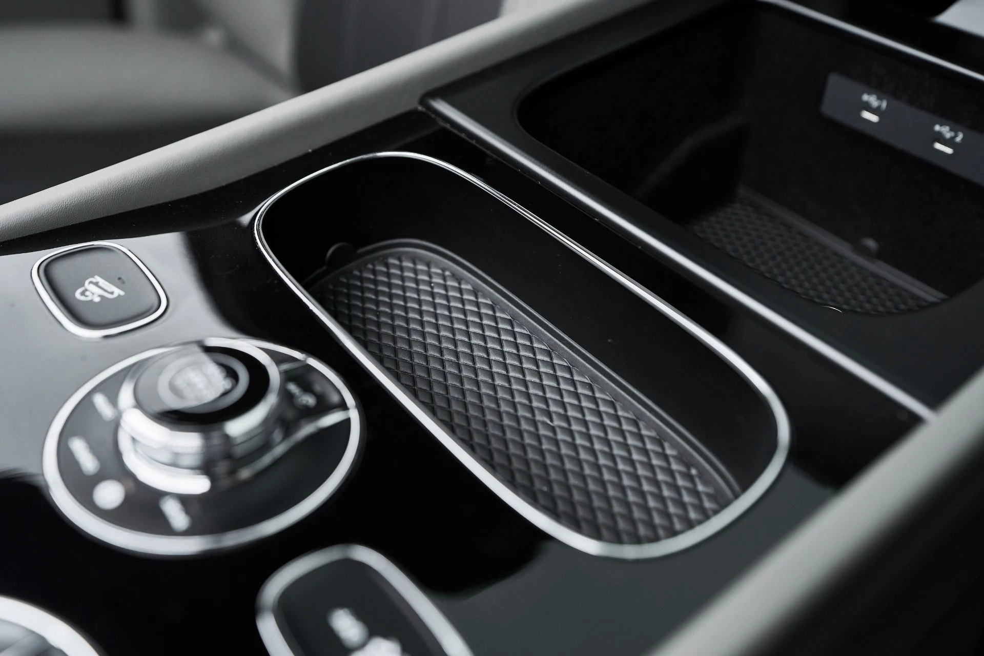 mph064_839281886_Used_2023_Bentley_Bentayga_EWB_Azure_1763502578_b5d5d278fe