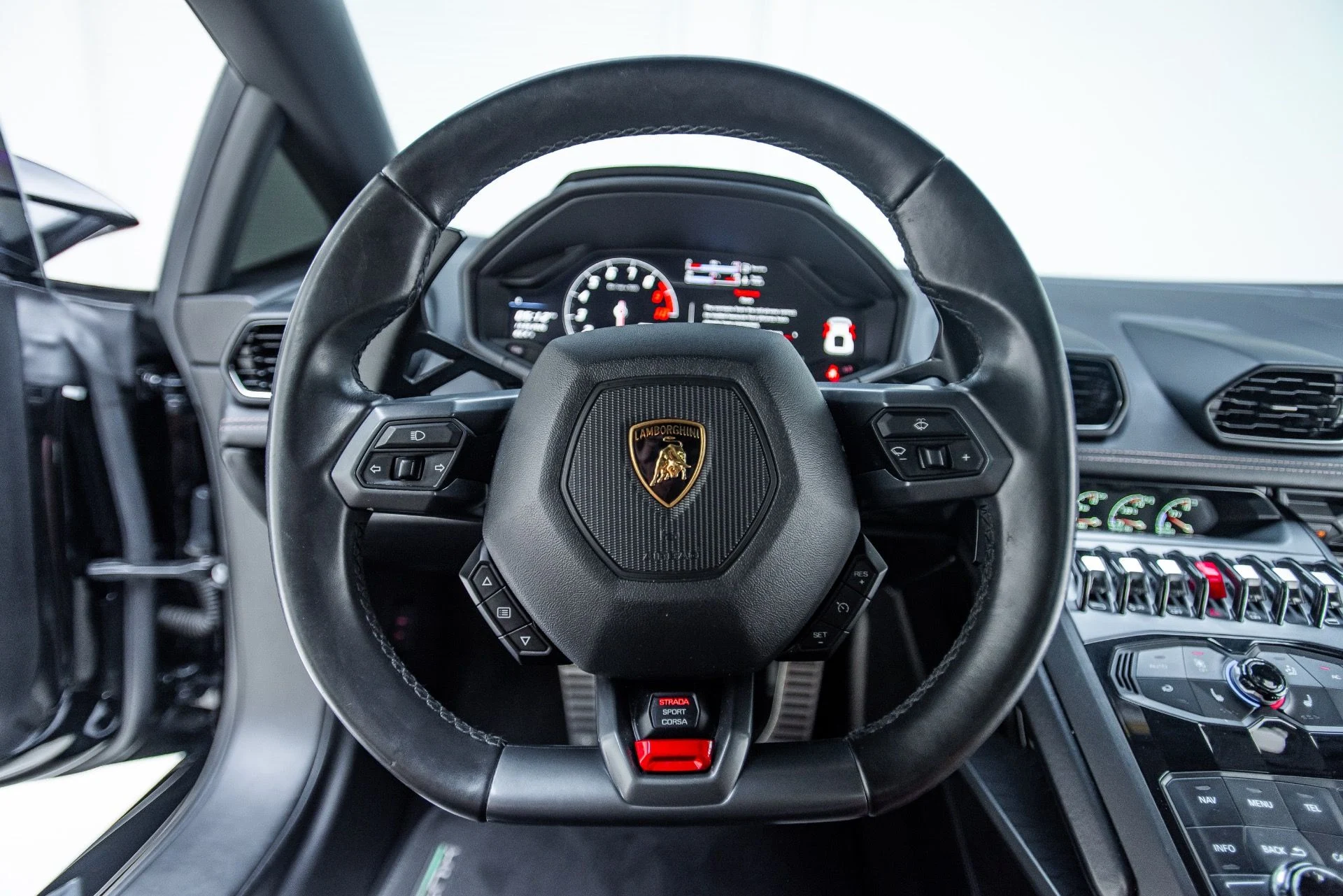 mph064_846479045_Used_2016_Lamborghini_Huracan_LP_610_4_1786562250_1637481a19