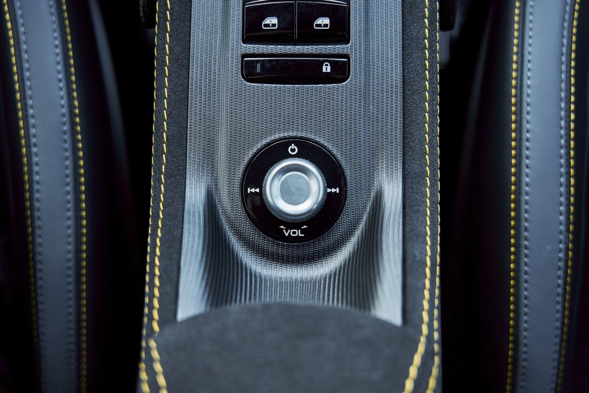 mph064_893327857_Used_2024_Maserati_MC_20_Base_1772679301_0acd0ce679