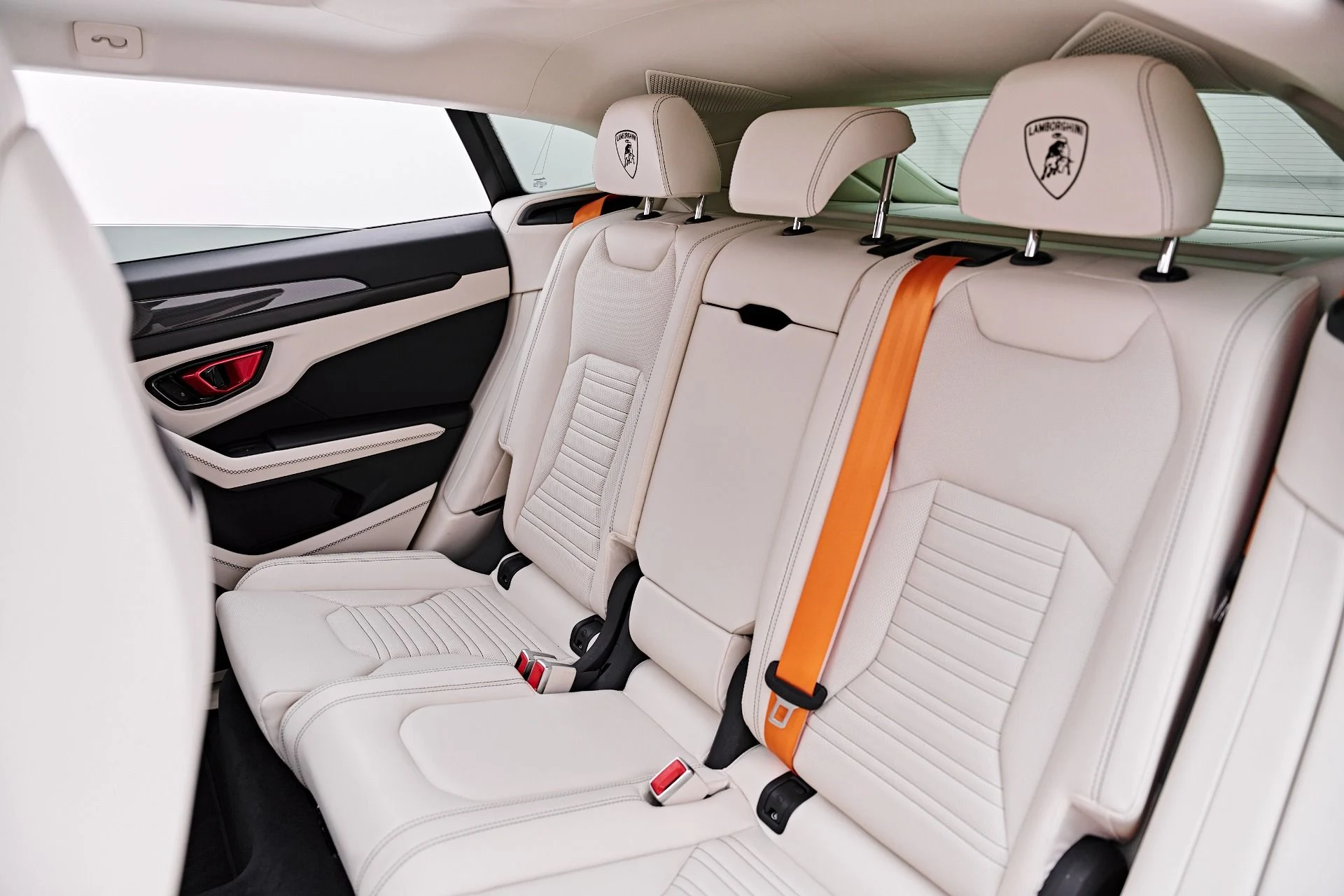 mph064_90940393_Used_2025_Lamborghini_Urus_SE_1785258998_a9d18856b3