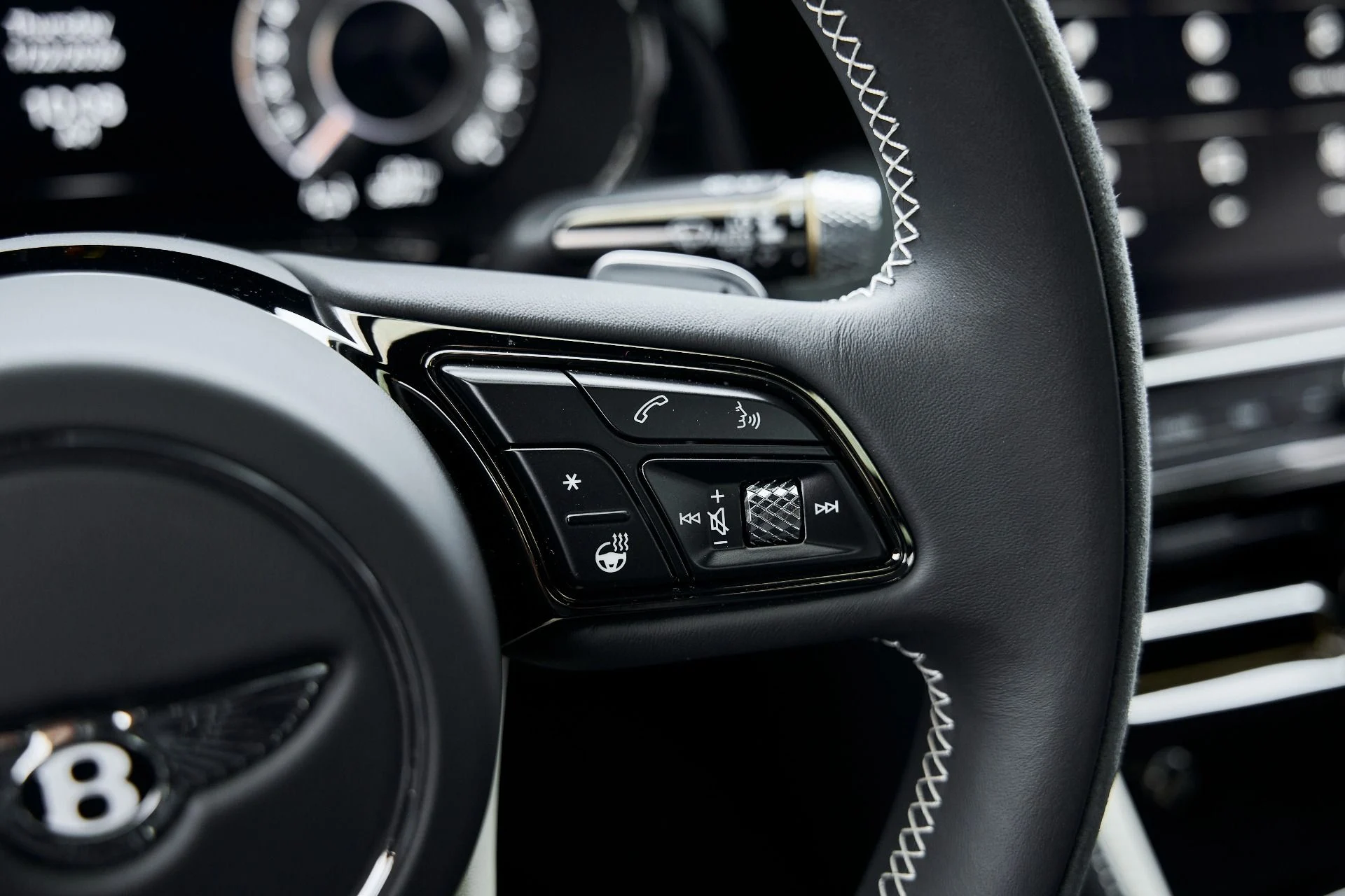 mph064_919398362_Used_2025_Bentley_Flying_Spur_Speed_1769137136_4bbeaa04ba