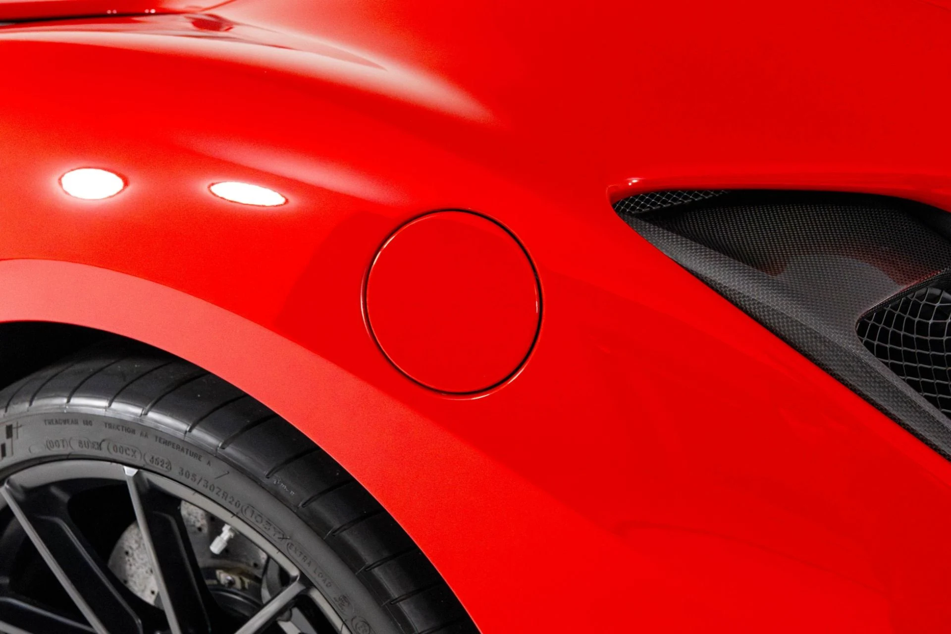 mph064_921980404_Used_2019_Ferrari_488_Pista_1761352057_ce5e1f90aa