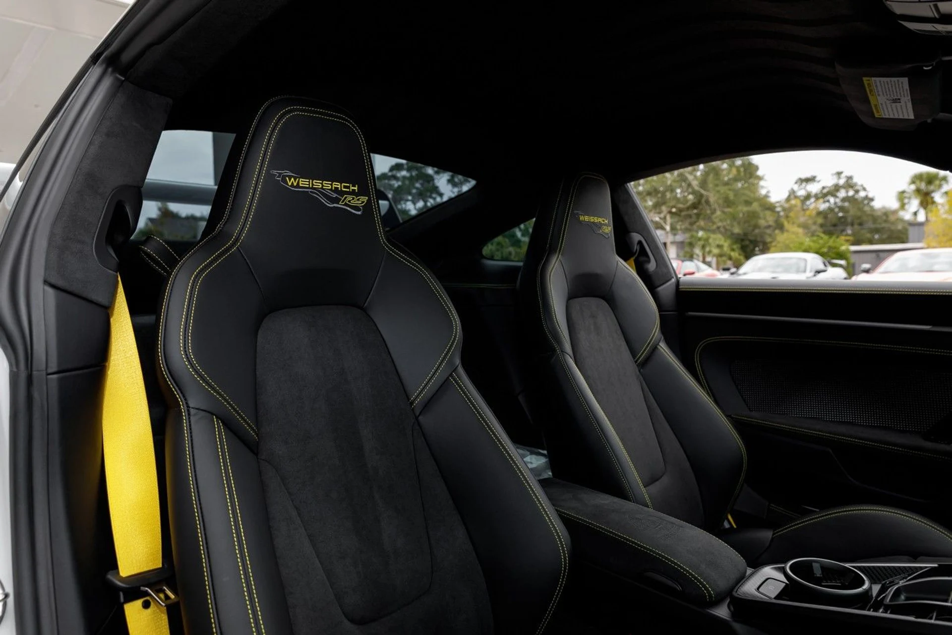 mph065_1022525135_645_p70_l_e321e94142