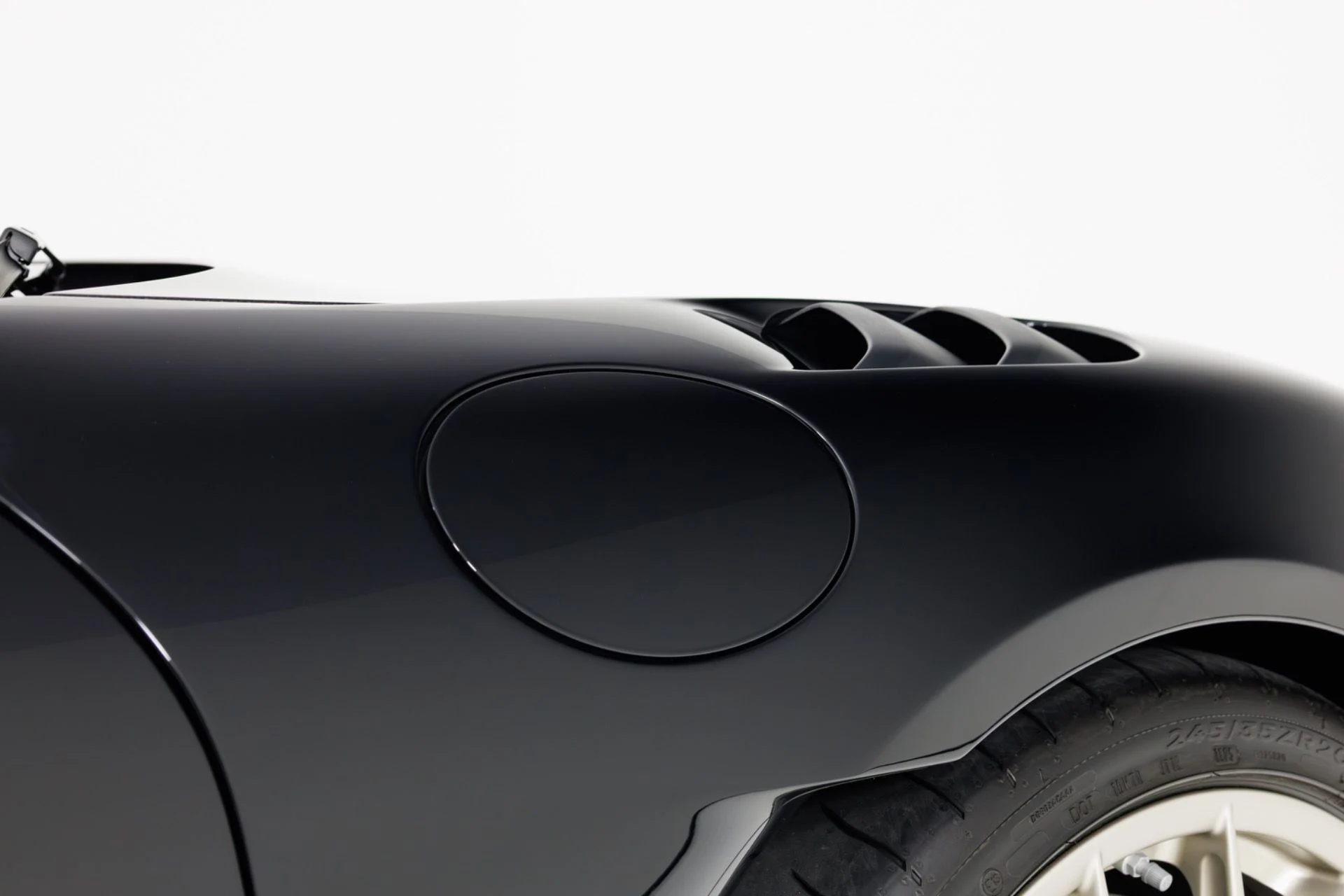 mph065_1023155280_Used_2025_Porsche_718_Cayman_GT_4_RS_1774365233_8fc9e5c2b4