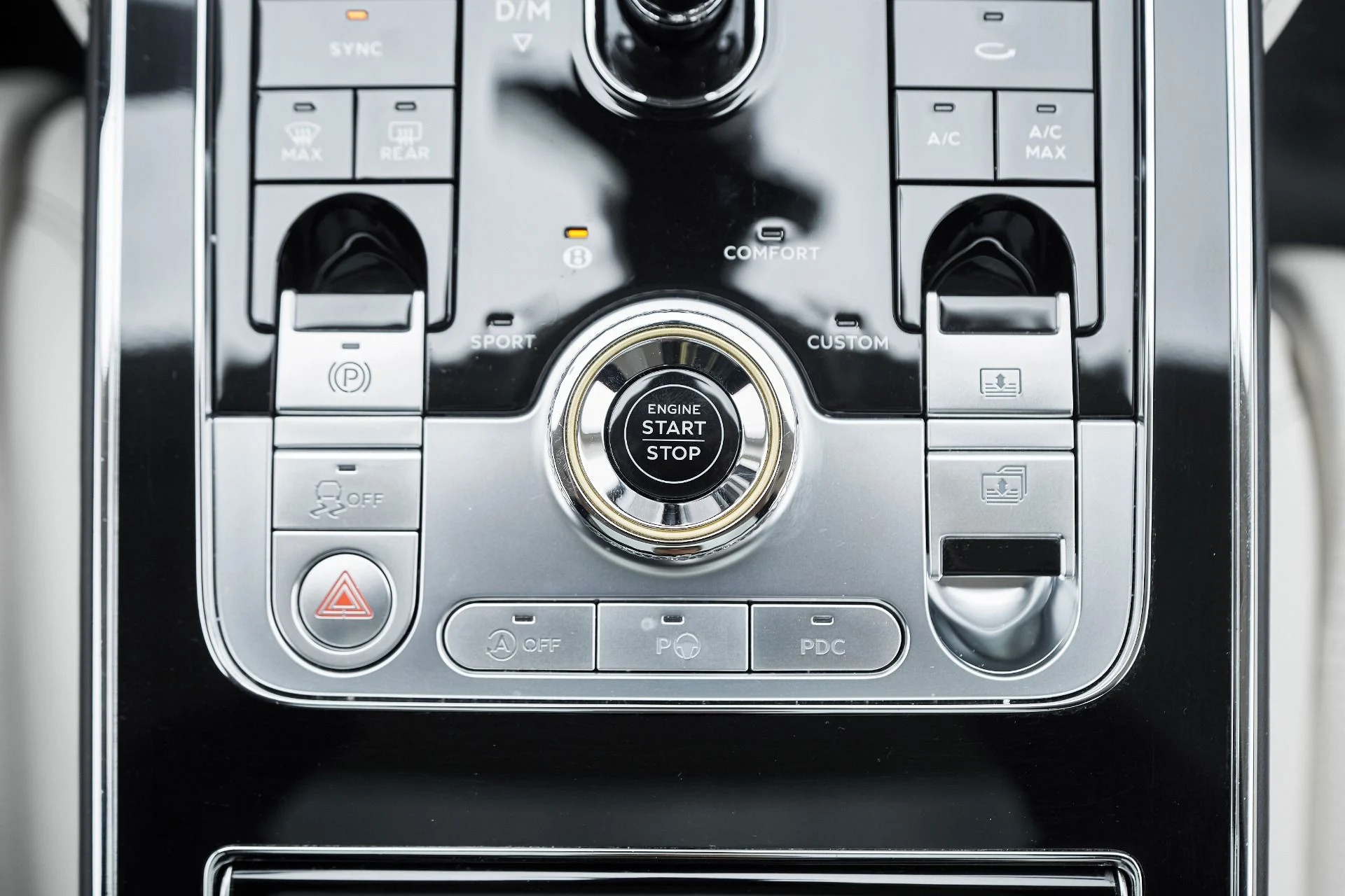 mph065_1076464542_Used_2022_Bentley_Flying_Spur_V8_1763502868_5b84fbd6d1