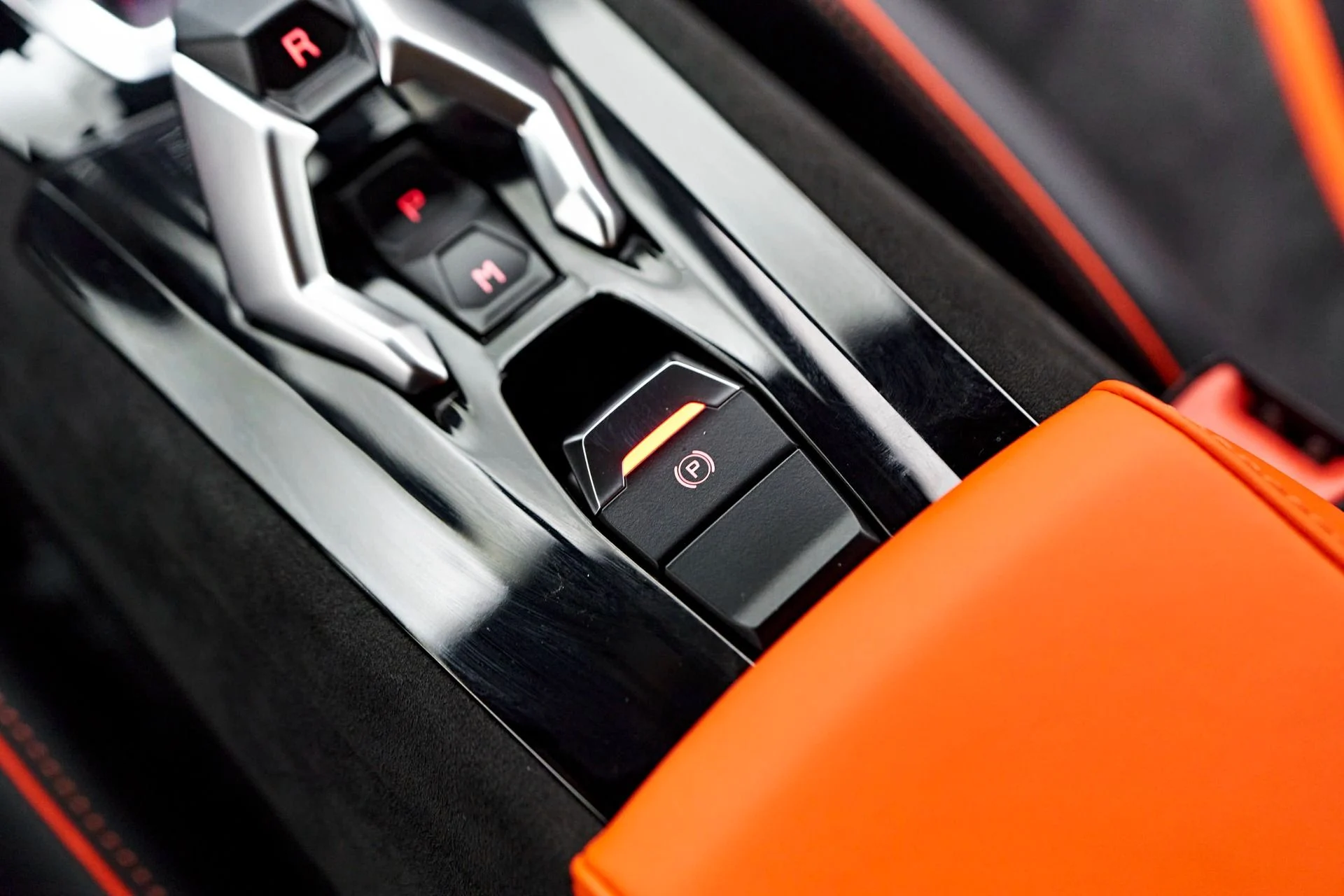 mph065_1077811162_Used_2023_Lamborghini_Huracan_Tecnica_Base_1715640571_fe55c39004