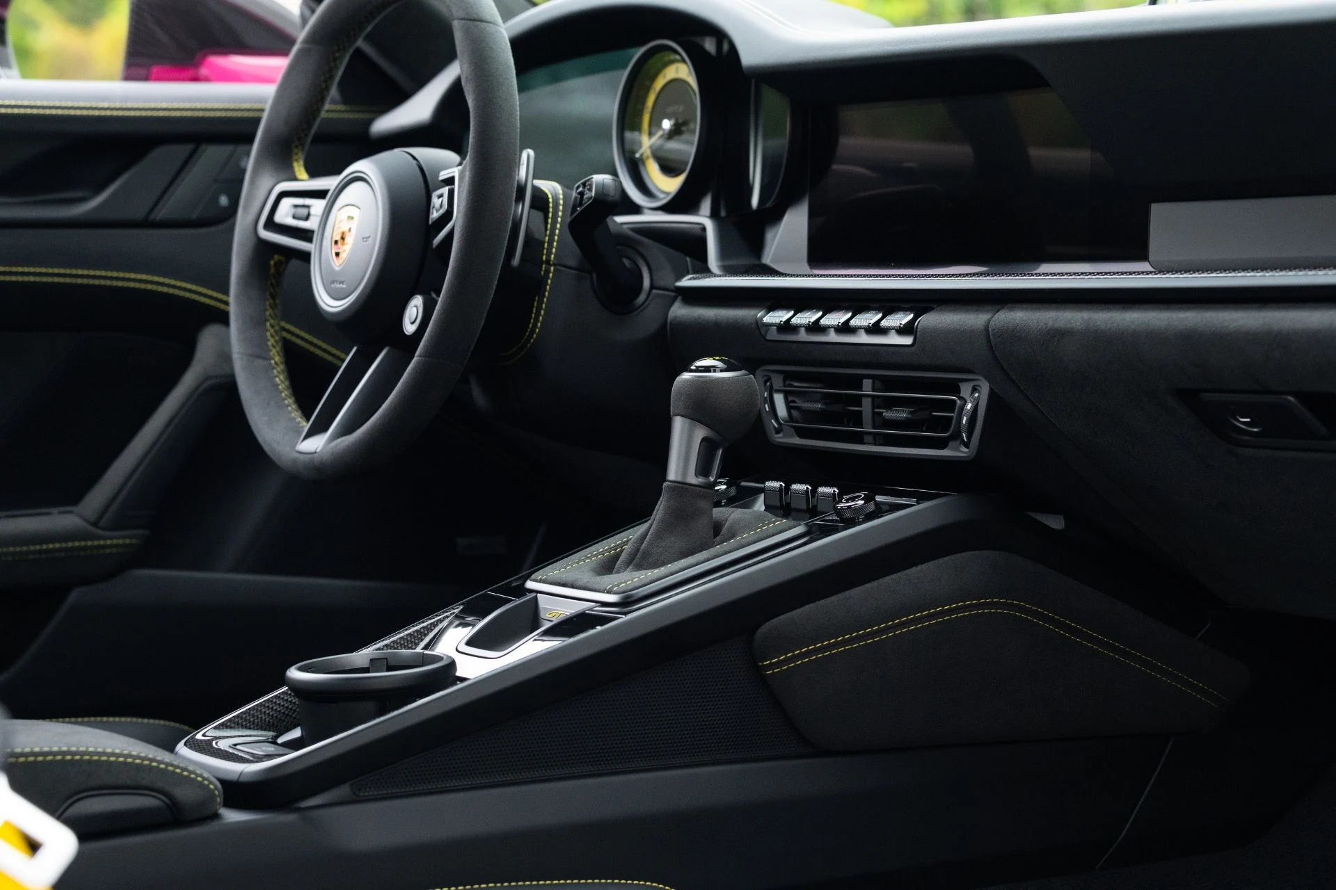 mph065_107974151_Used_2024_Porsche_911_GT_3_1776966322_2a694bcbc1