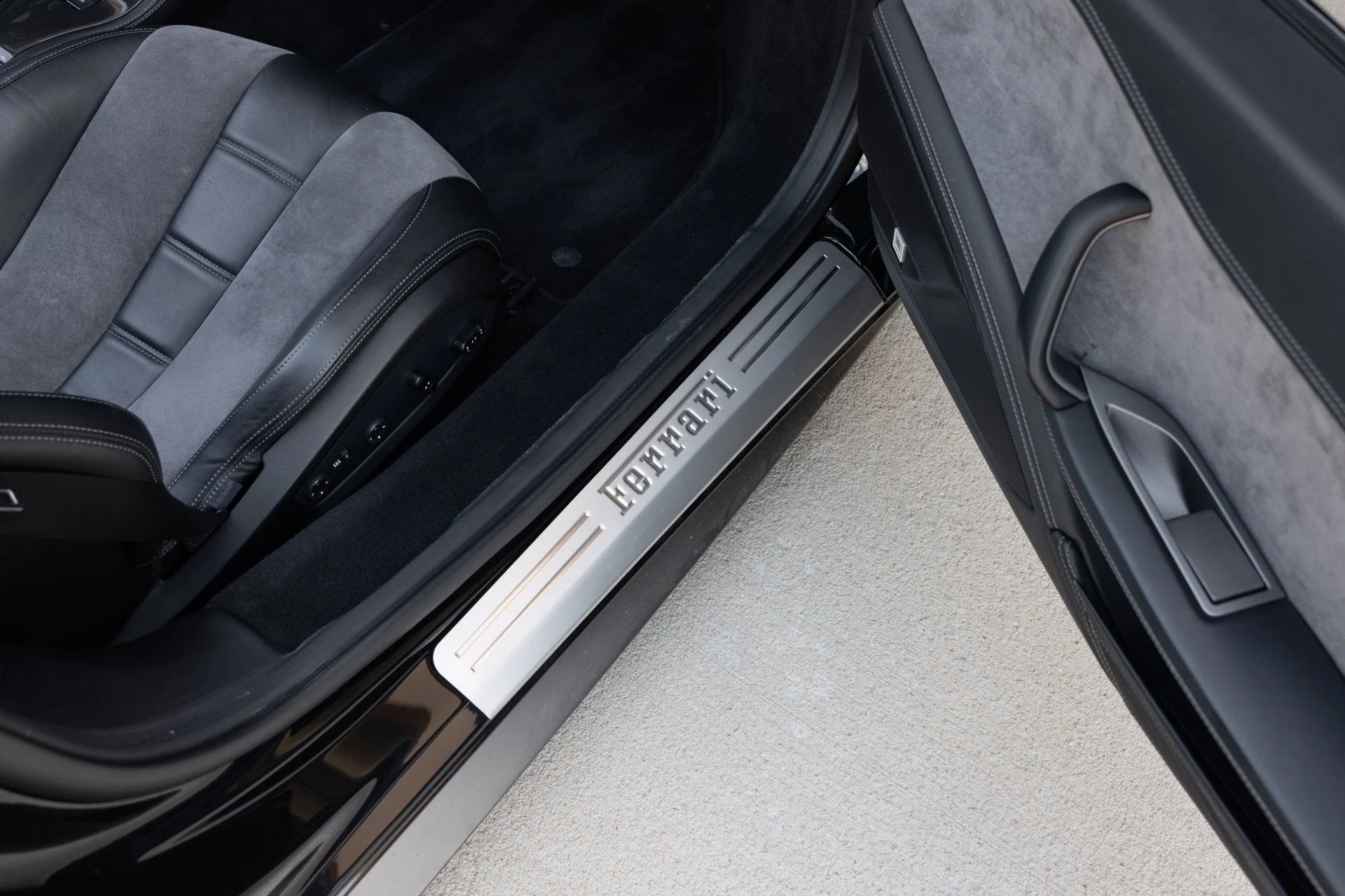 mph065_1158180282_Used_2012_Ferrari_458_Spider_1788476074_46f2812272