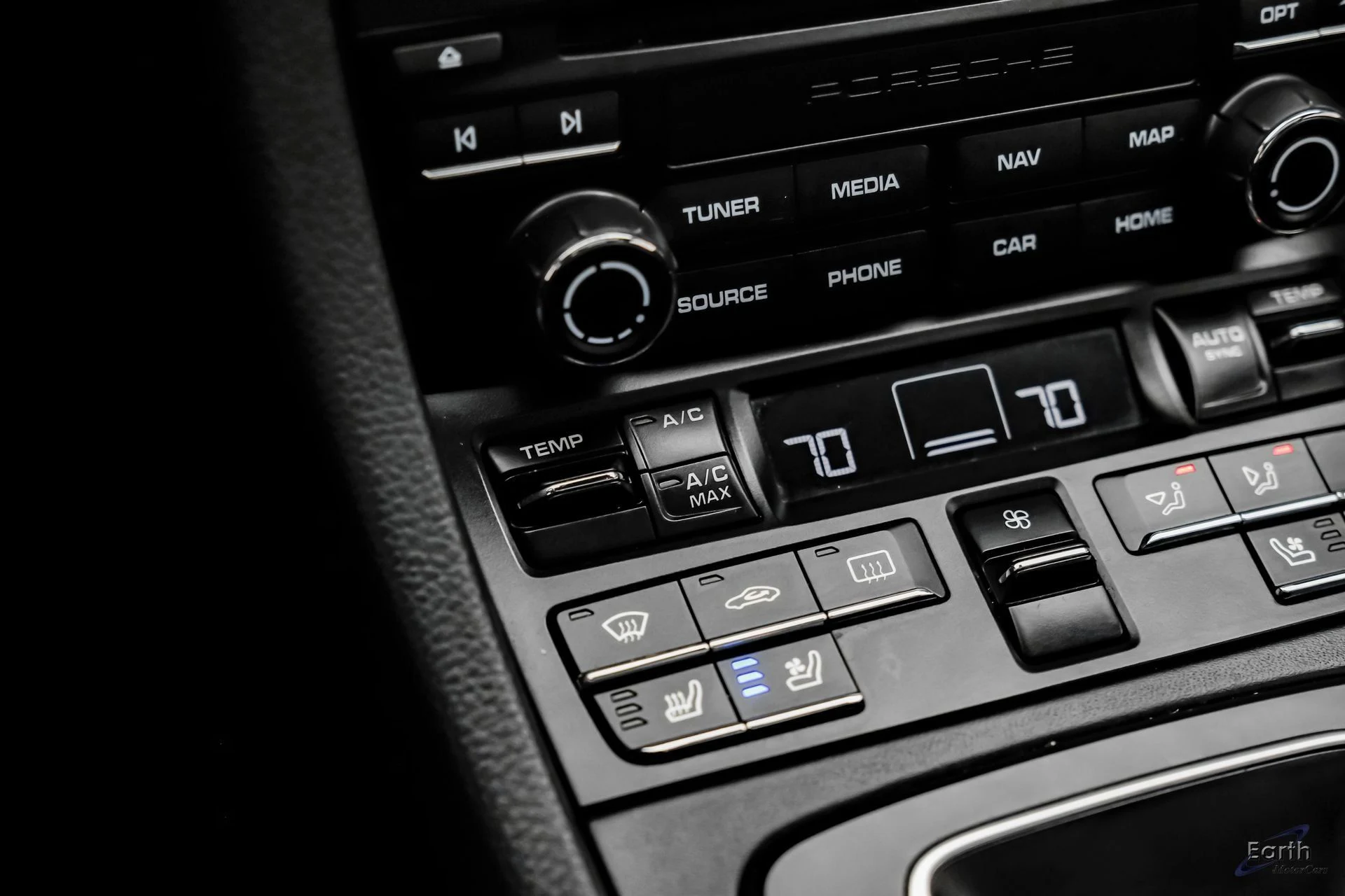 mph065_1218150754_38f33aea31abefd2a8680d8bdcb0b582x_32aa11fbfc