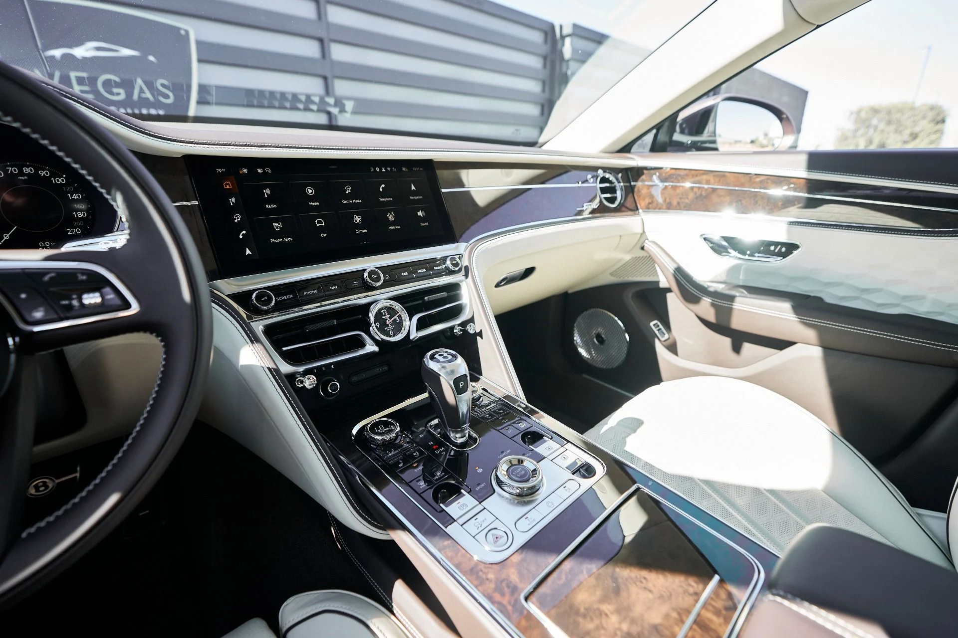 mph065_1222168141_Used_2025_Bentley_Flying_Spur_Speed_1762569273_1f30d88a5d