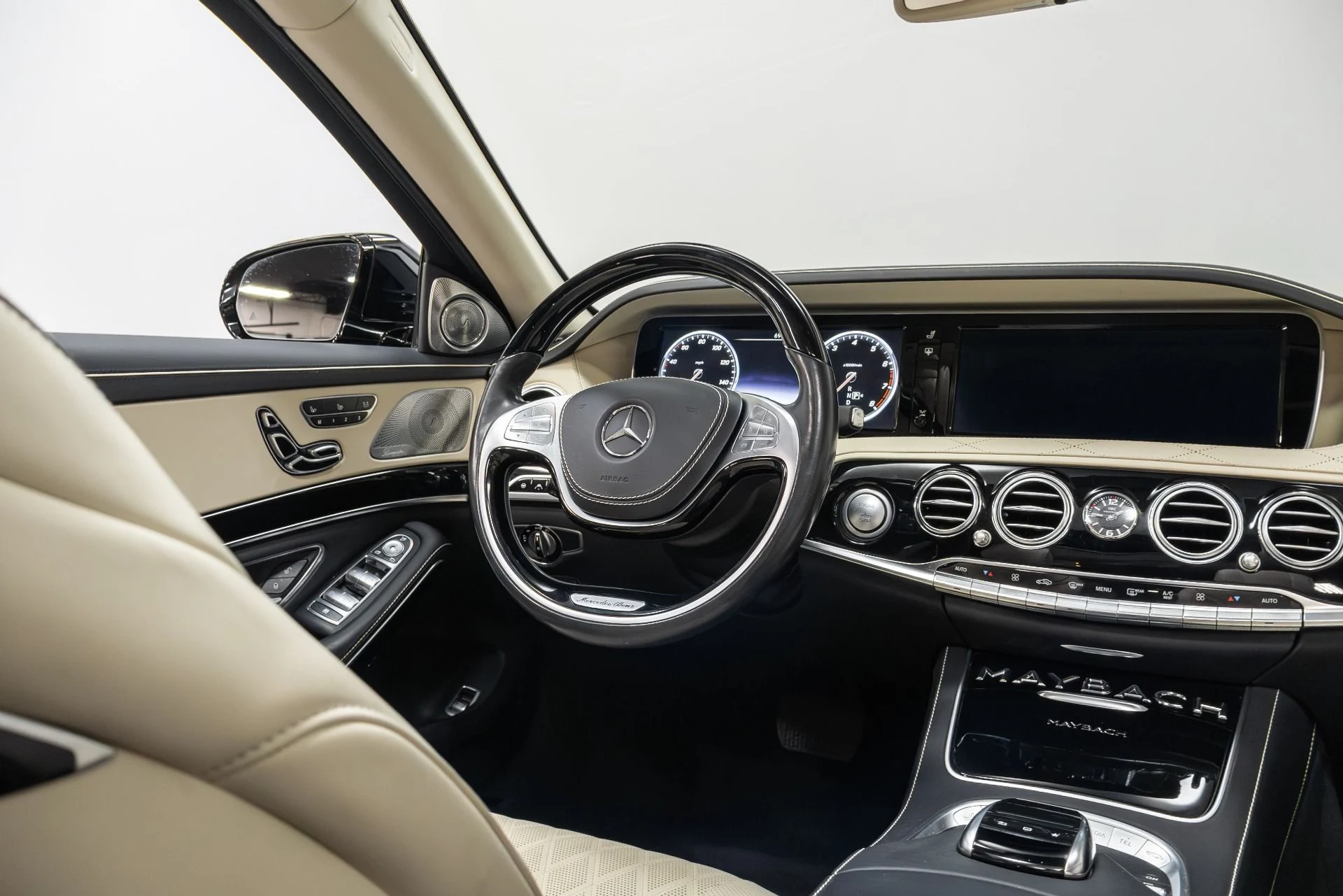 mph065_1235631151_Used_2016_Mercedes_Benz_S_Class_Maybach_S_600_1763586066_1974629933