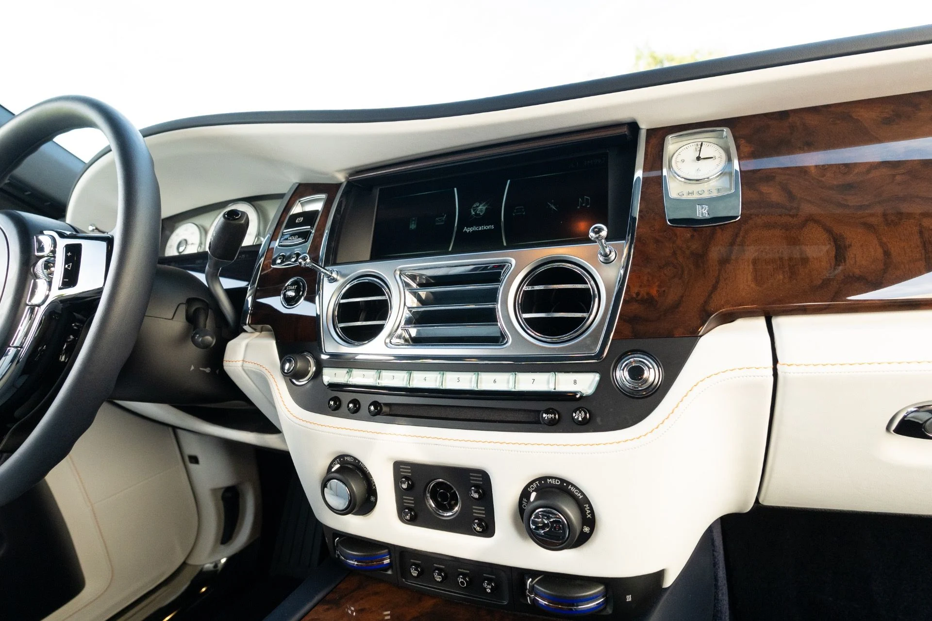 mph065_1236710385_Used_2018_Rolls_Royce_Ghost_1765824060_e262d49d5b